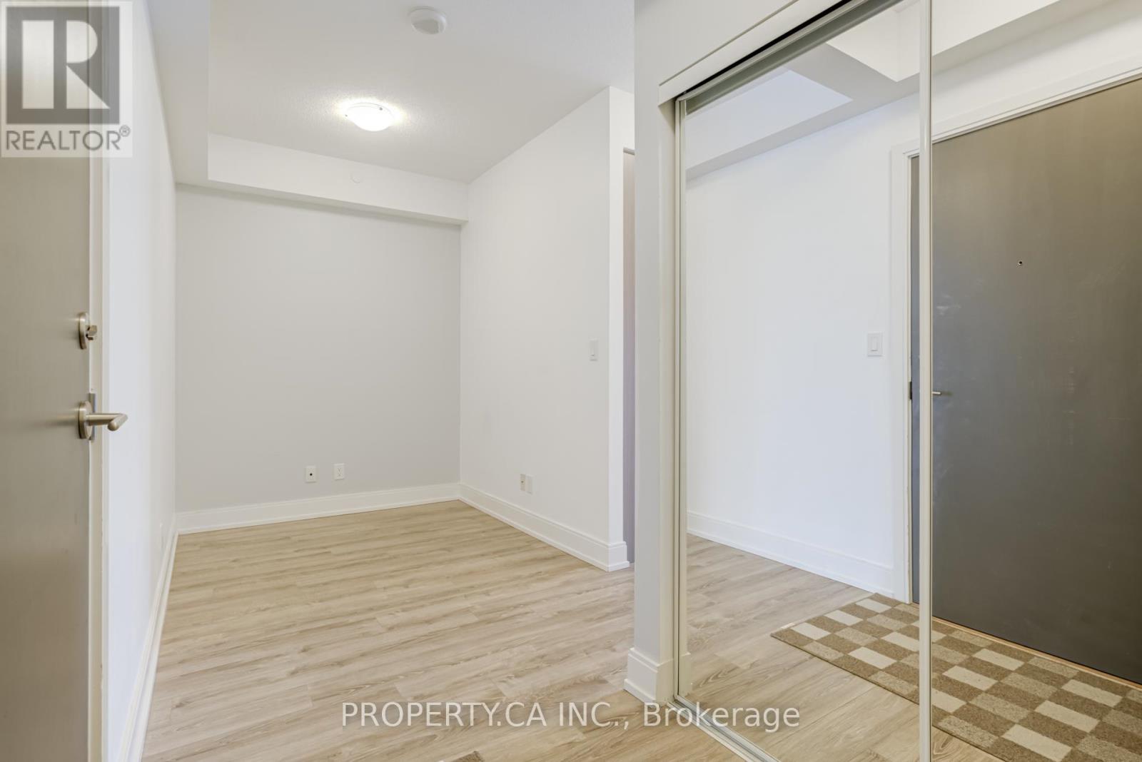 305b - 9600 Yonge Street, Richmond Hill, Ontario  L4C 0X3 - Photo 3 - N13012698