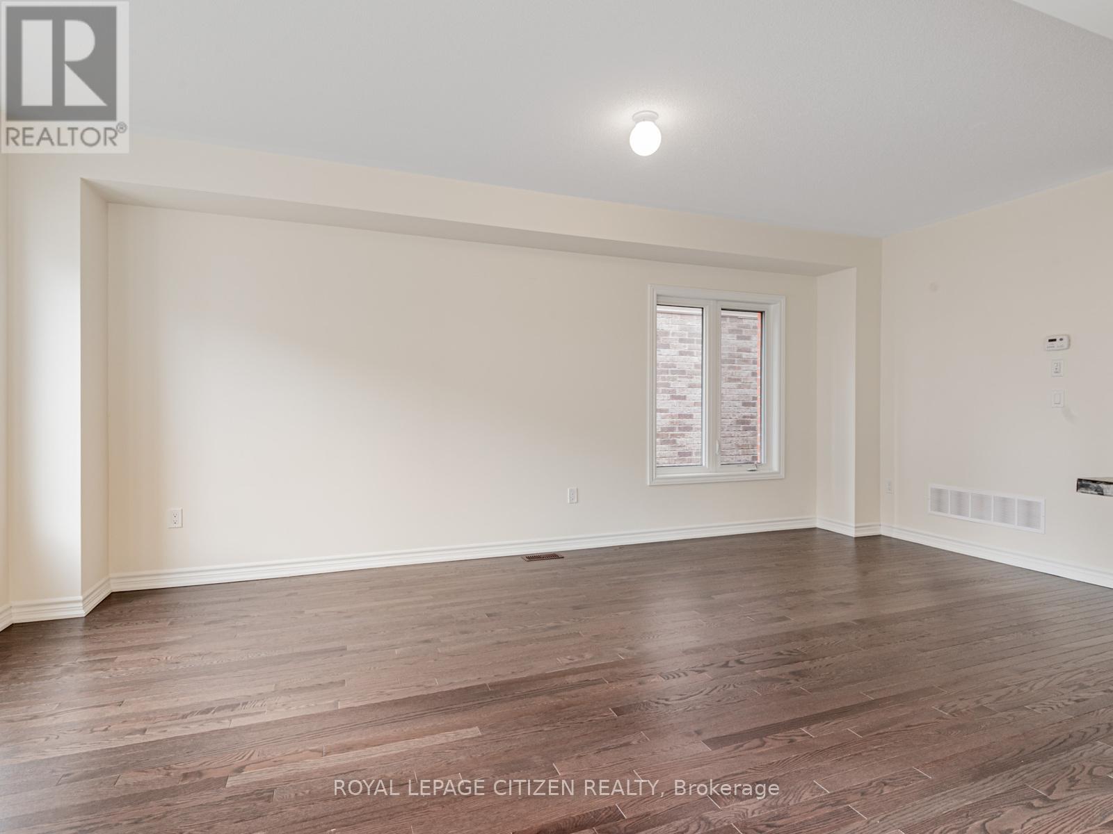 5 Wayne Allision Drive, Georgina, Ontario  L0E 1R0 - Photo 10 - N13012706