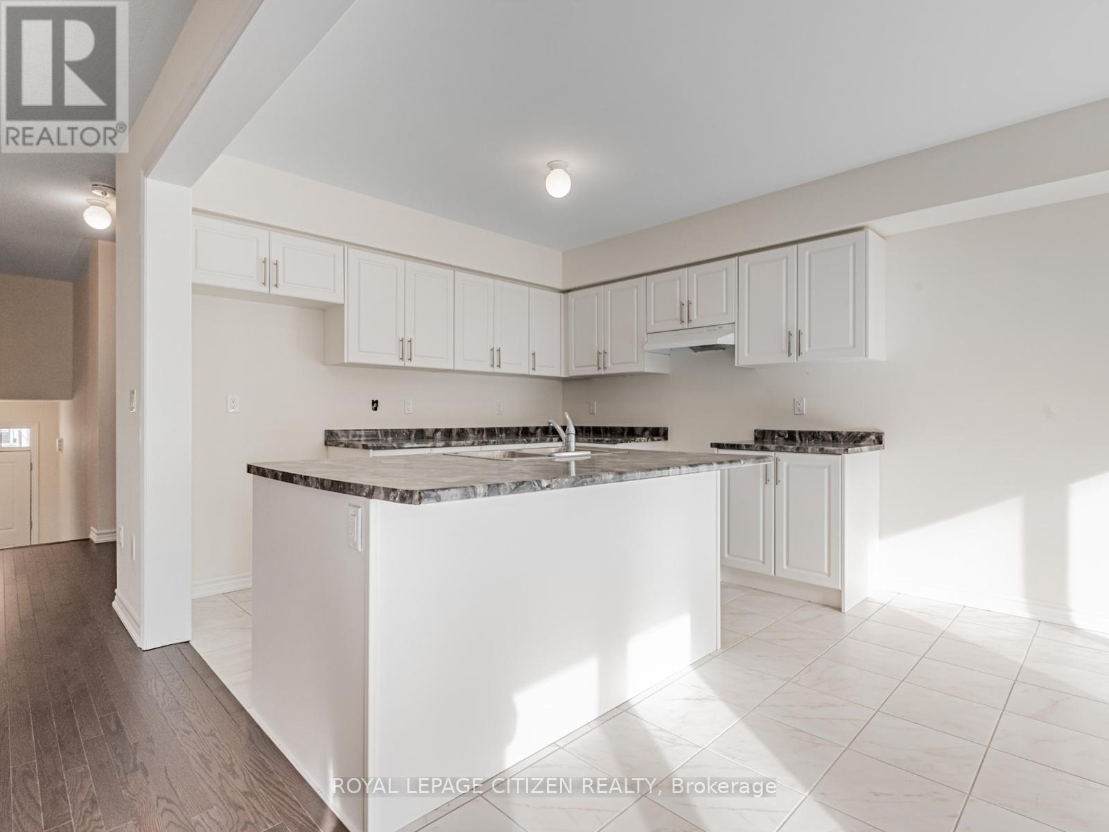 5 Wayne Allision Drive, Georgina, Ontario  L0E 1R0 - Photo 12 - N13012706