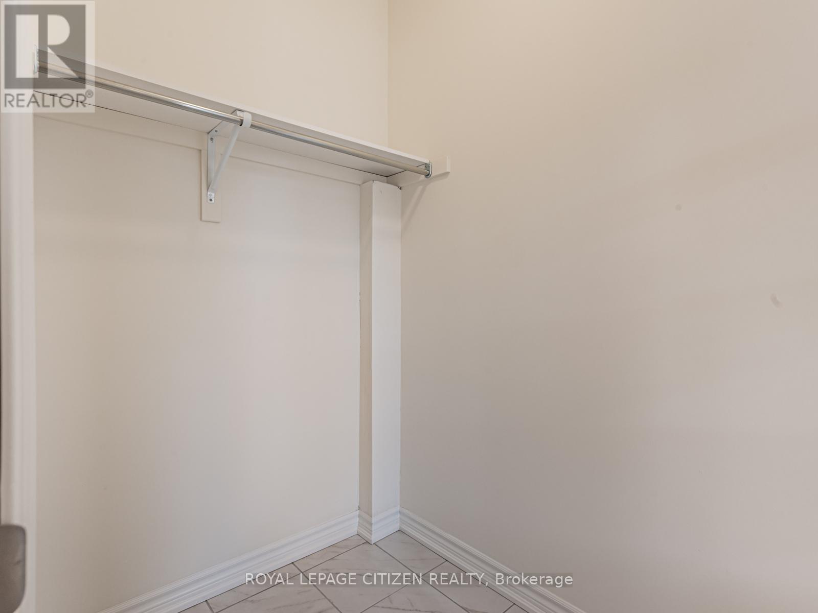 5 Wayne Allision Drive, Georgina, Ontario  L0E 1R0 - Photo 5 - N13012706