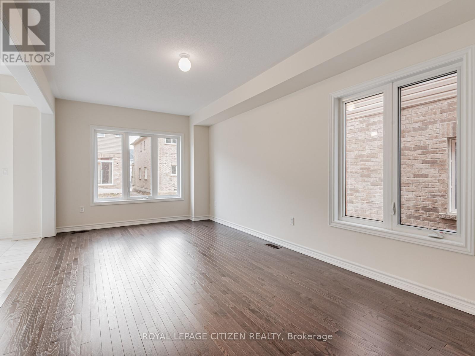 5 Wayne Allision Drive, Georgina, Ontario  L0E 1R0 - Photo 7 - N13012706