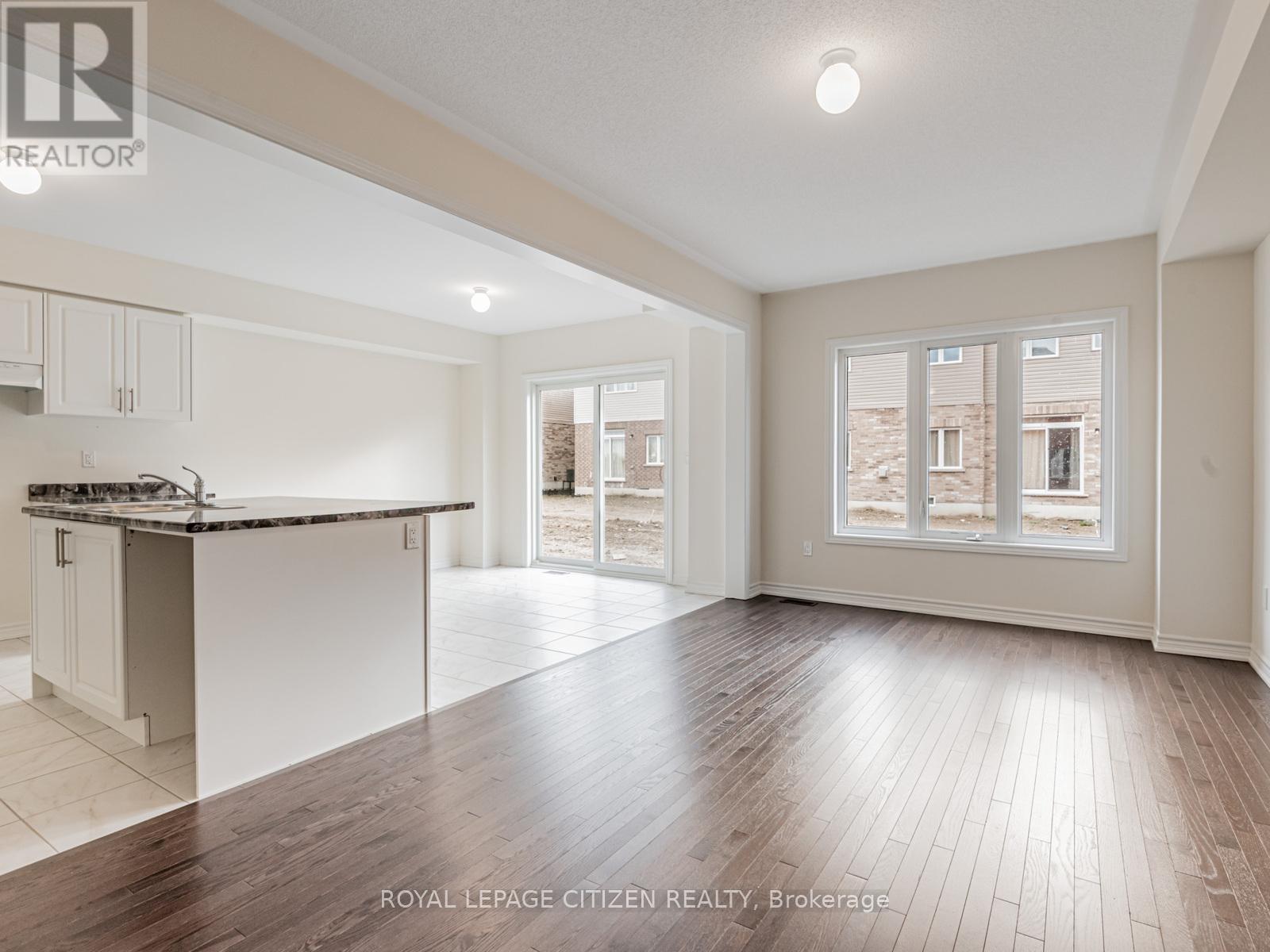 5 Wayne Allision Drive, Georgina, Ontario  L0E 1R0 - Photo 8 - N13012706