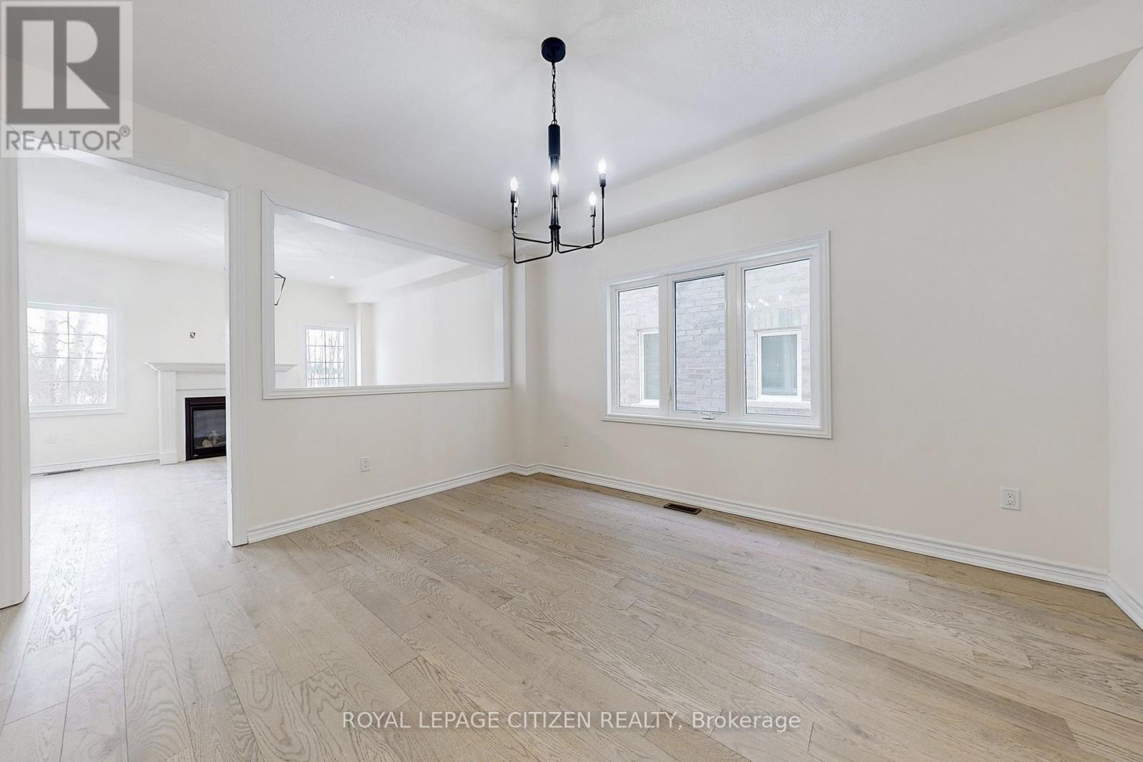 129 Cliff Thompson Crescent, Georgina, Ontario  L0E 1R0 - Photo 2 - N13012806