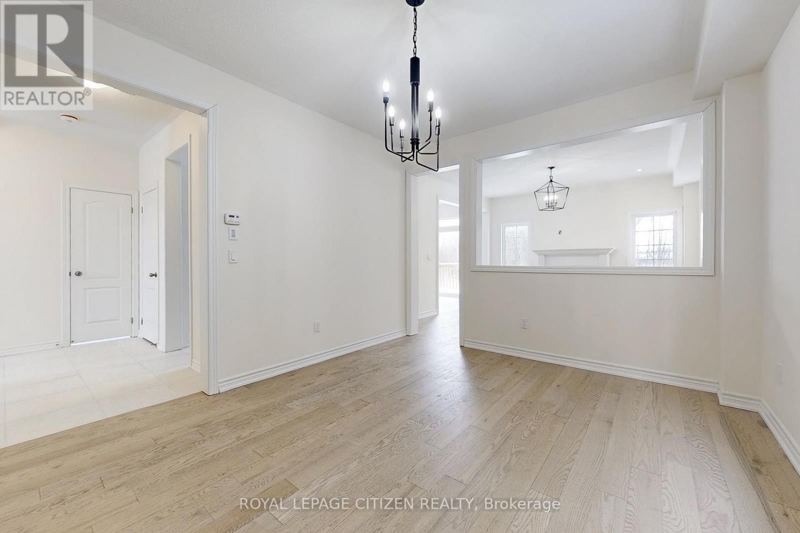 129 Cliff Thompson Crescent, Georgina, Ontario  L0E 1R0 - Photo 3 - N13012806