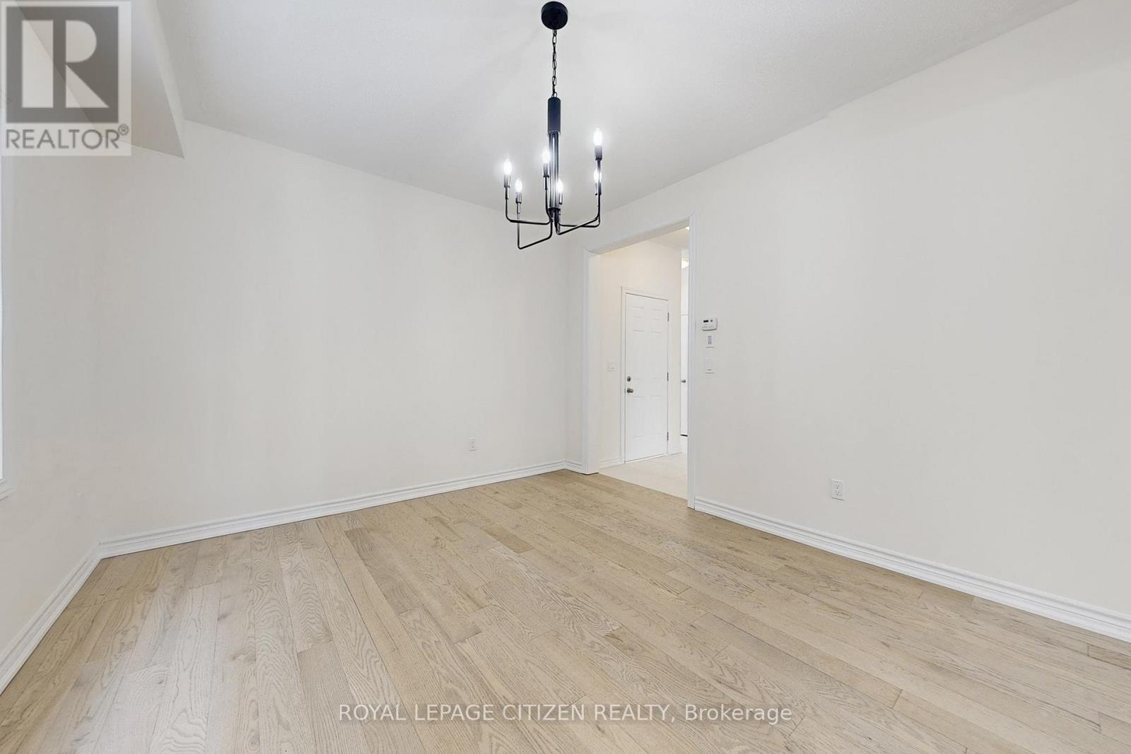 129 Cliff Thompson Crescent, Georgina, Ontario  L0E 1R0 - Photo 4 - N13012806