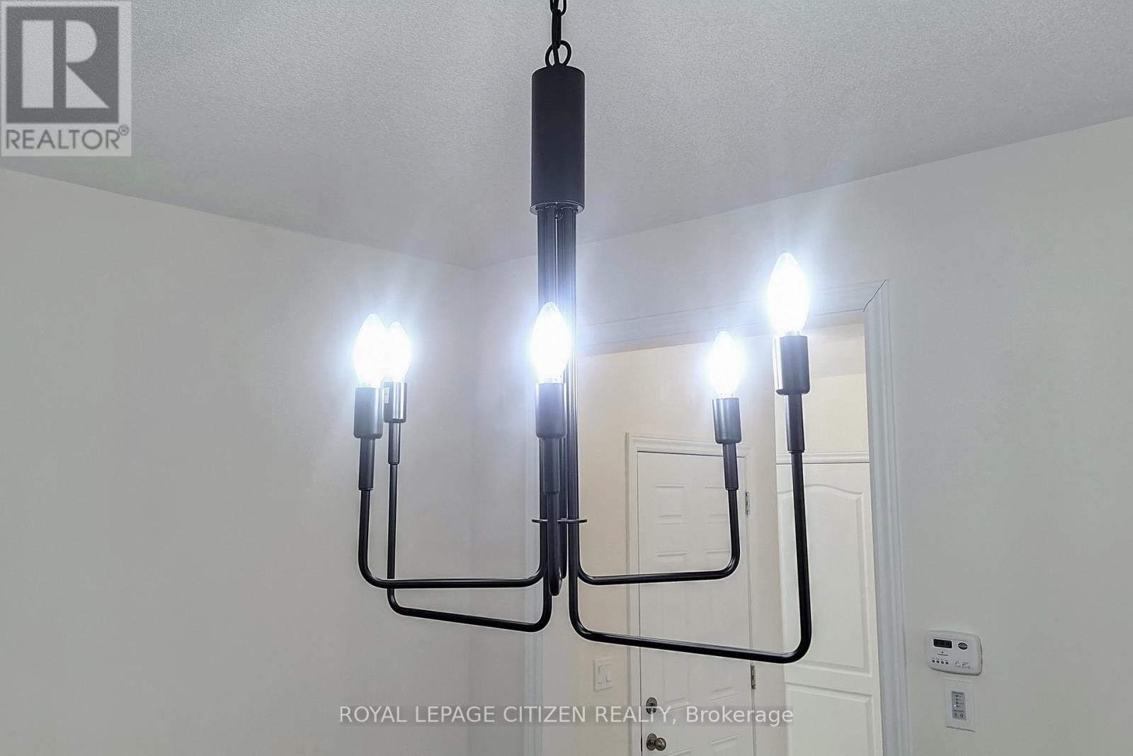 129 Cliff Thompson Crescent, Georgina, Ontario  L0E 1R0 - Photo 5 - N13012806