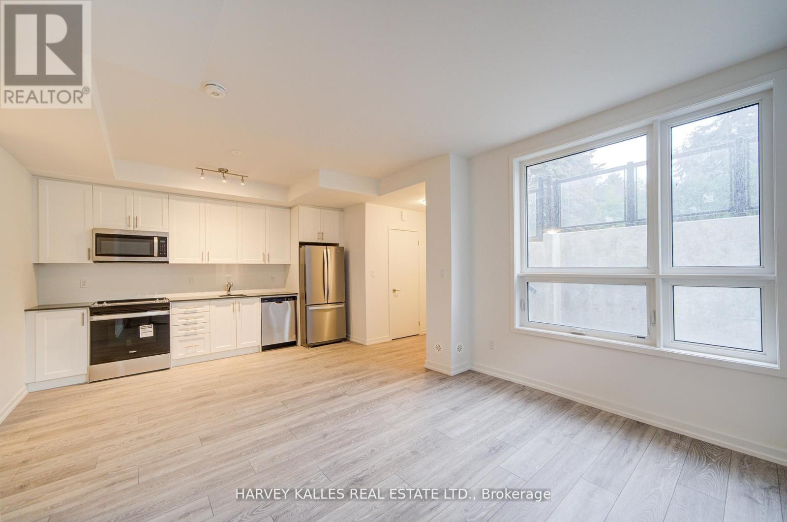 16 - 24 Lytham Green Circle, Newmarket, Ontario  L3Y 0H4 - Photo 9 - N13012826