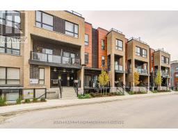 16 - 24 LYTHAM GREEN CIRCLE, Newmarket, Ontario