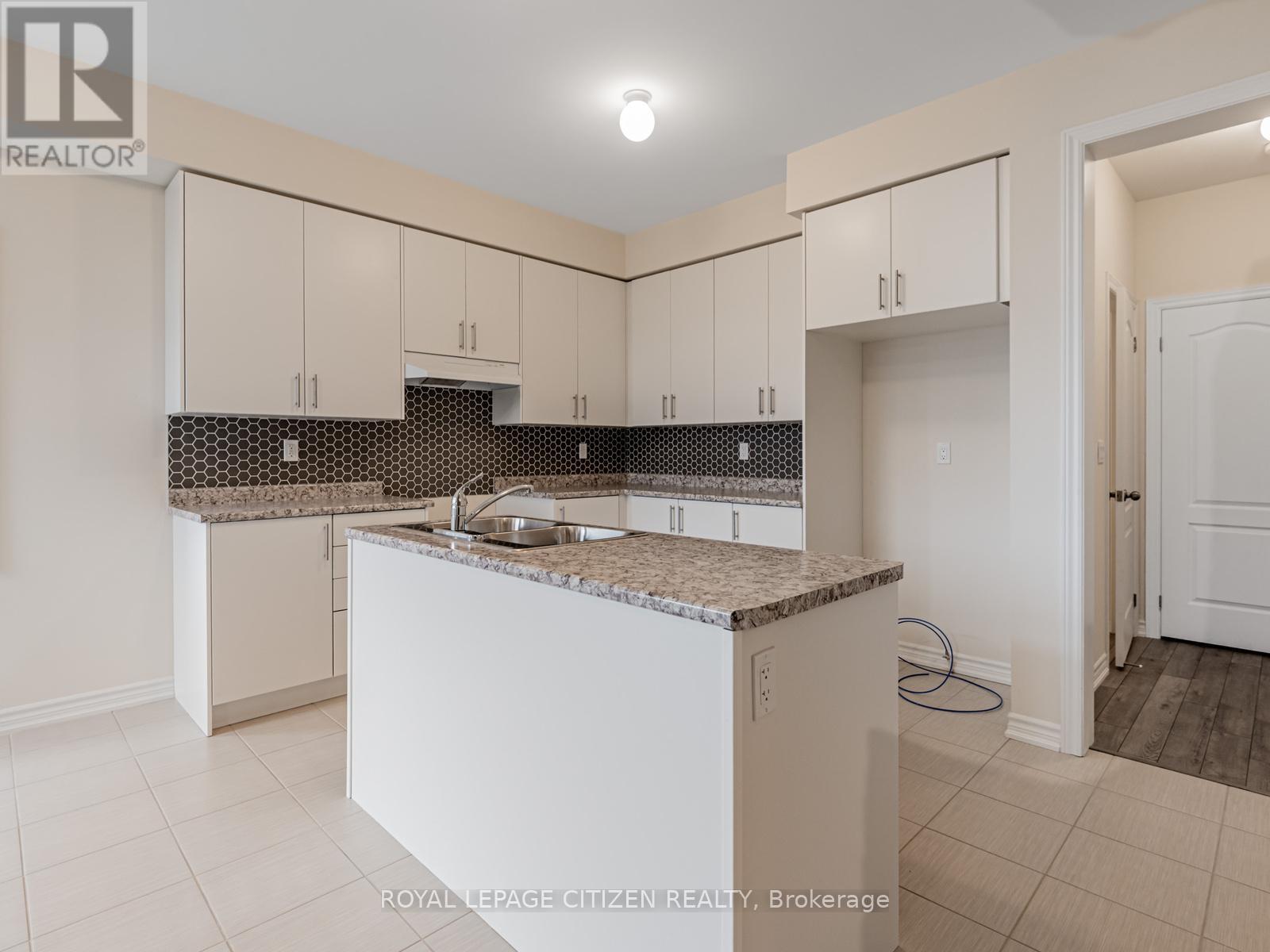 7 Jeanne Pynn Avenue, Georgina, Ontario  L0E 1R0 - Photo 11 - N13012860