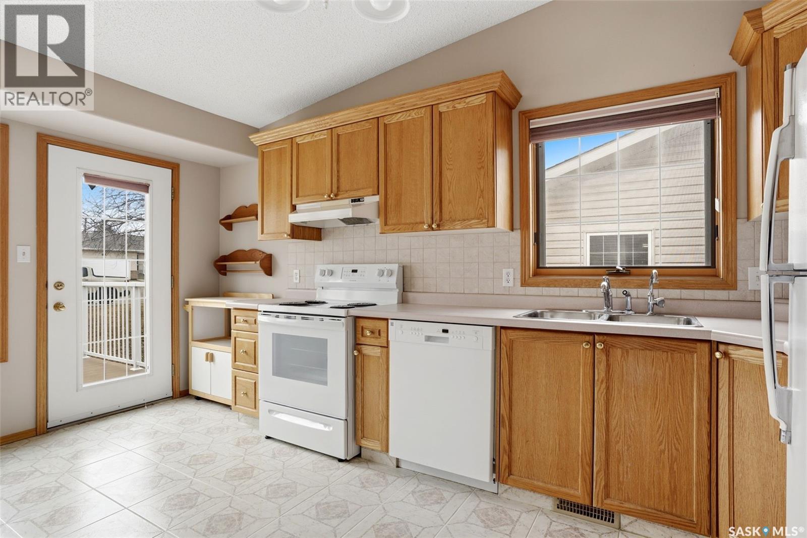 915 Garry Street N, Regina, Saskatchewan  S4X 2R6 - Photo 9 - SK033201