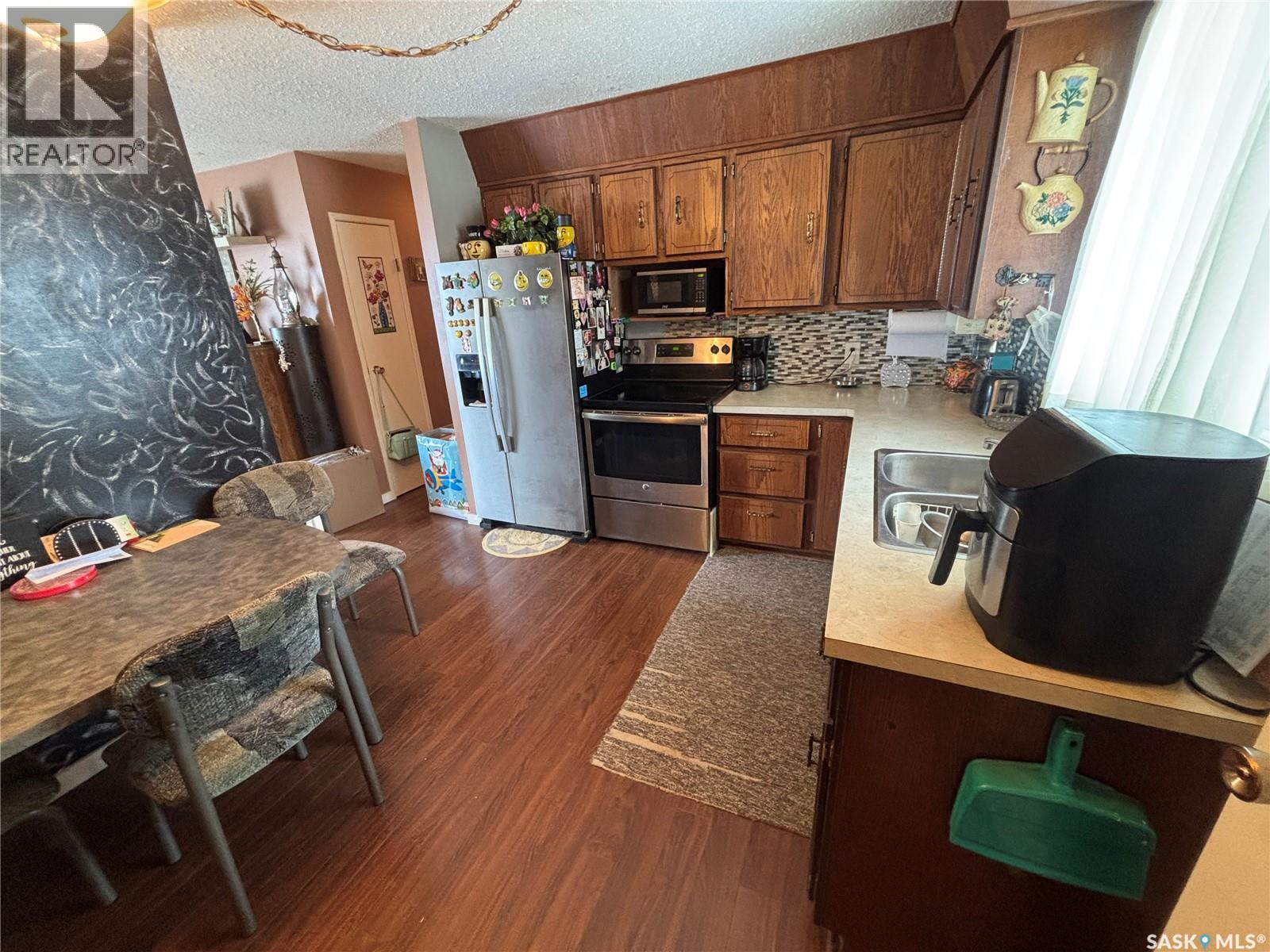 107 Millburn Street, Melfort, Saskatchewan  S0E 1A0 - Photo 4 - SK033195