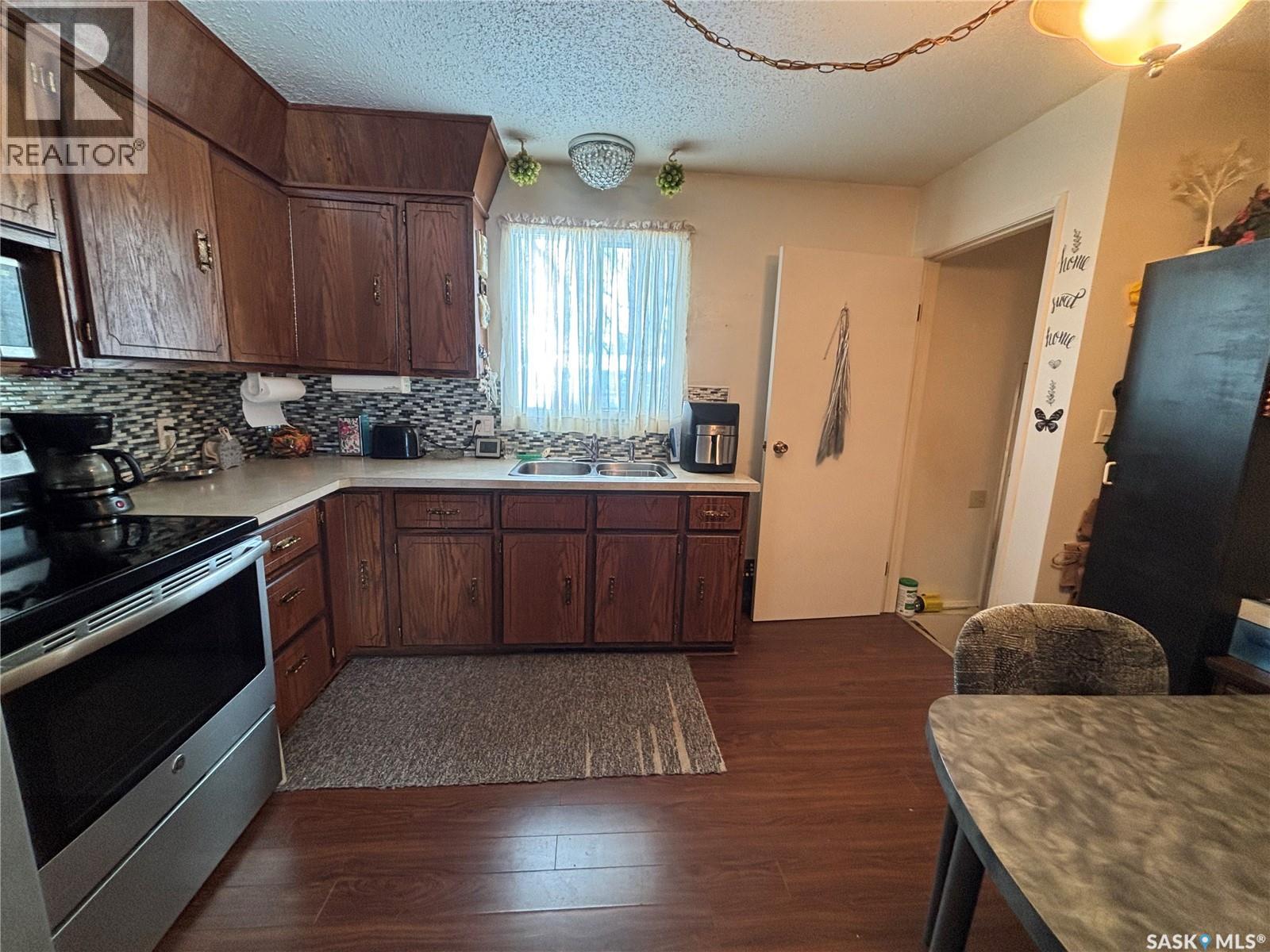 107 Millburn Street, Melfort, Saskatchewan  S0E 1A0 - Photo 5 - SK033195