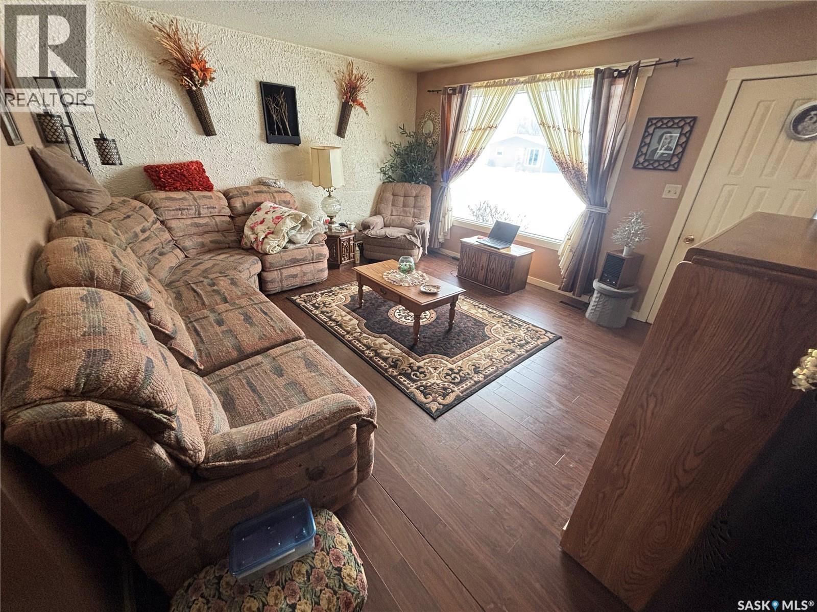 107 Millburn Street, Melfort, Saskatchewan  S0E 1A0 - Photo 7 - SK033195