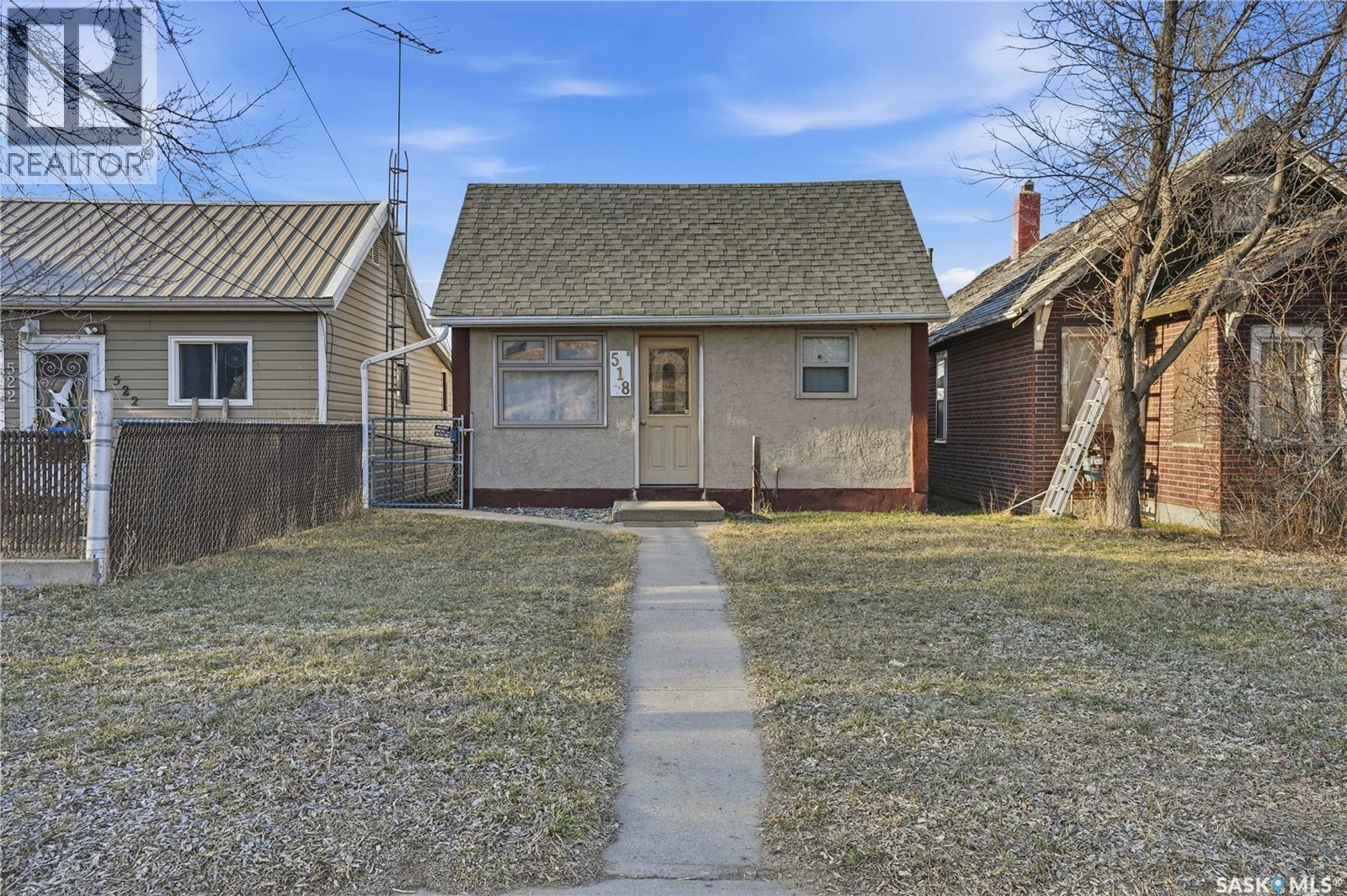 518 Maple STREET W, moose jaw, Saskatchewan