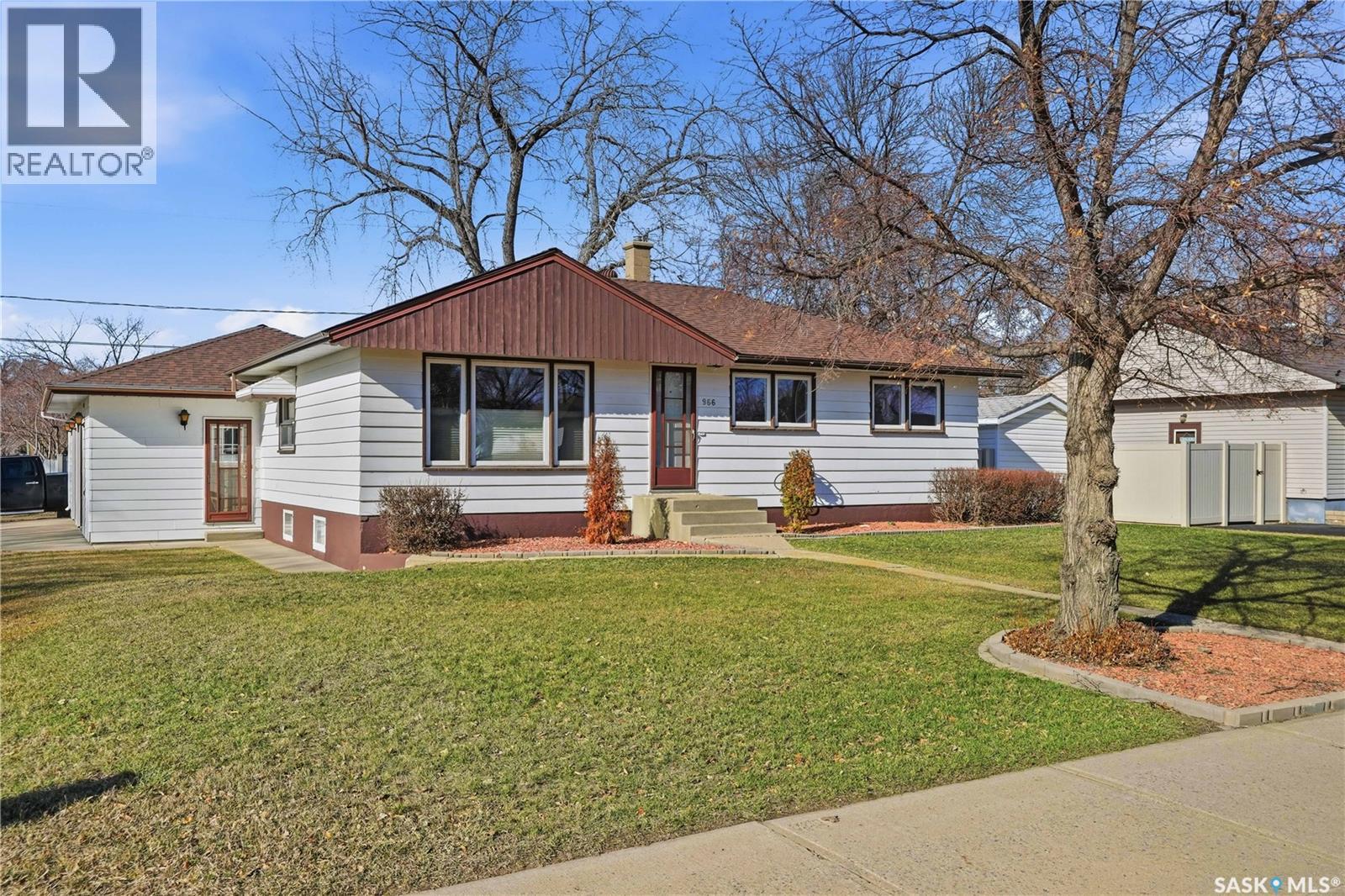 966 Grace Street, Moose Jaw, Saskatchewan  S6H 3C1 - Photo 3 - SK033167