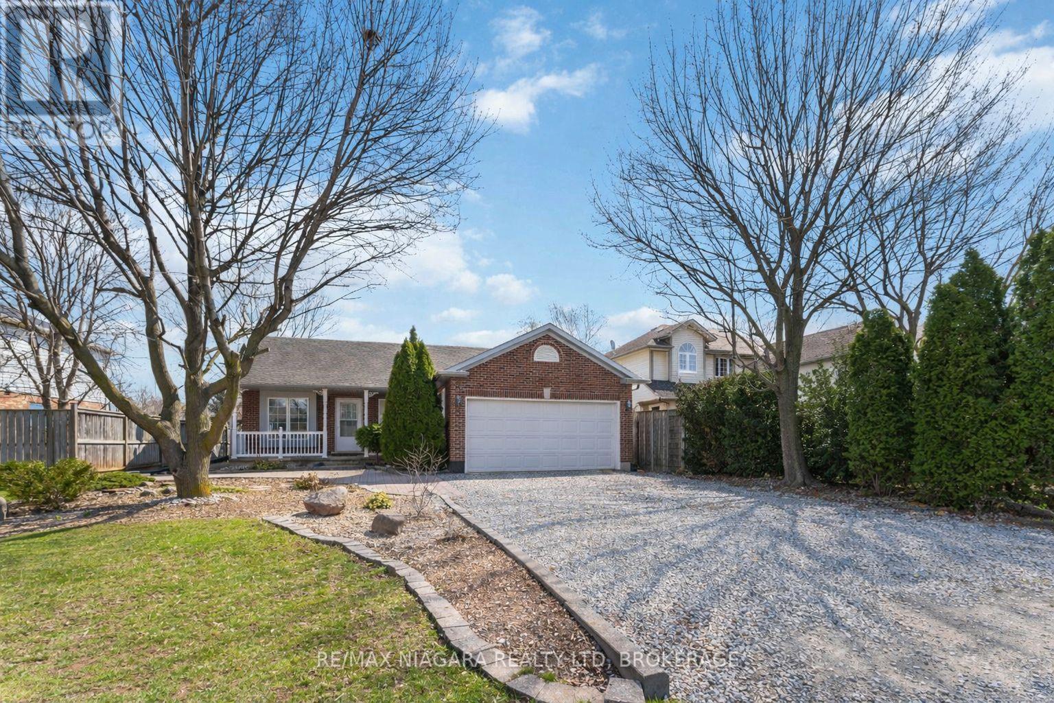 4445 Lincoln Avenue, Lincoln, Ontario  L0R 1B3 - Photo 1 - X12763948