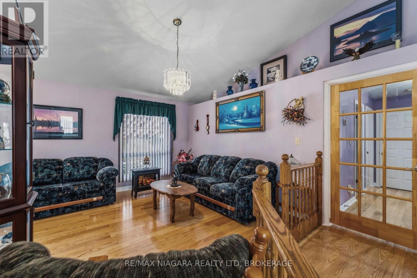 4445 Lincoln Avenue, Lincoln, Ontario  L0R 1B3 - Photo 9 - X12763948