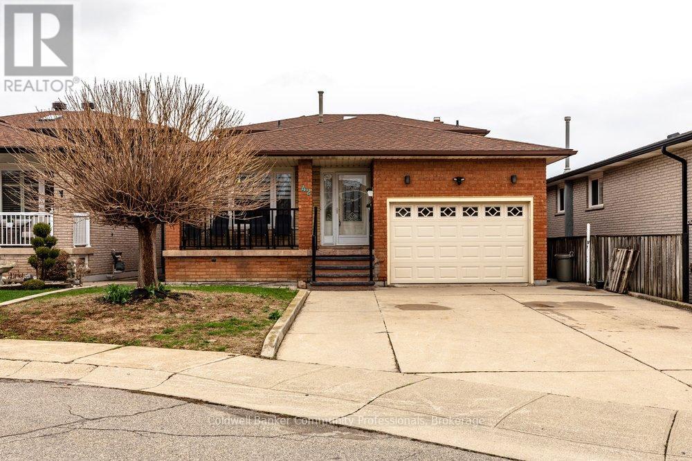 42 Lasila Court, Hamilton, Ontario  L9C 7B6 - Photo 1 - X12984460