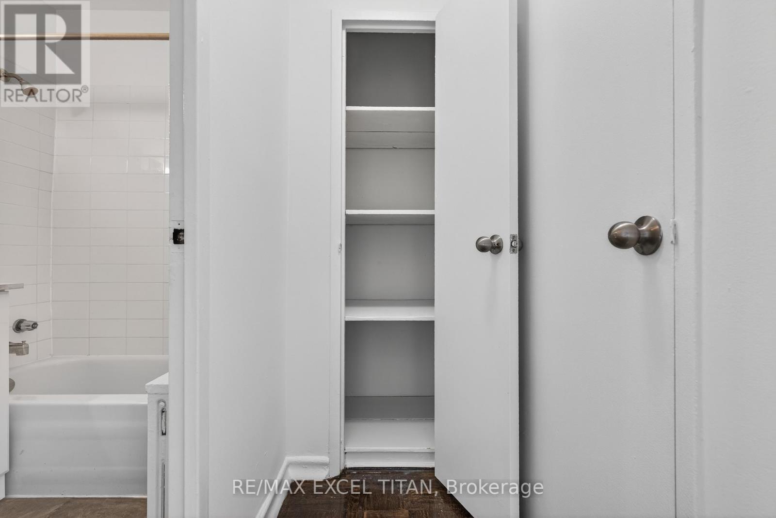 302 - 2515 Eglinton Avenue W, Toronto, Ontario  M6M 1T2 - Photo 18 - W13012708