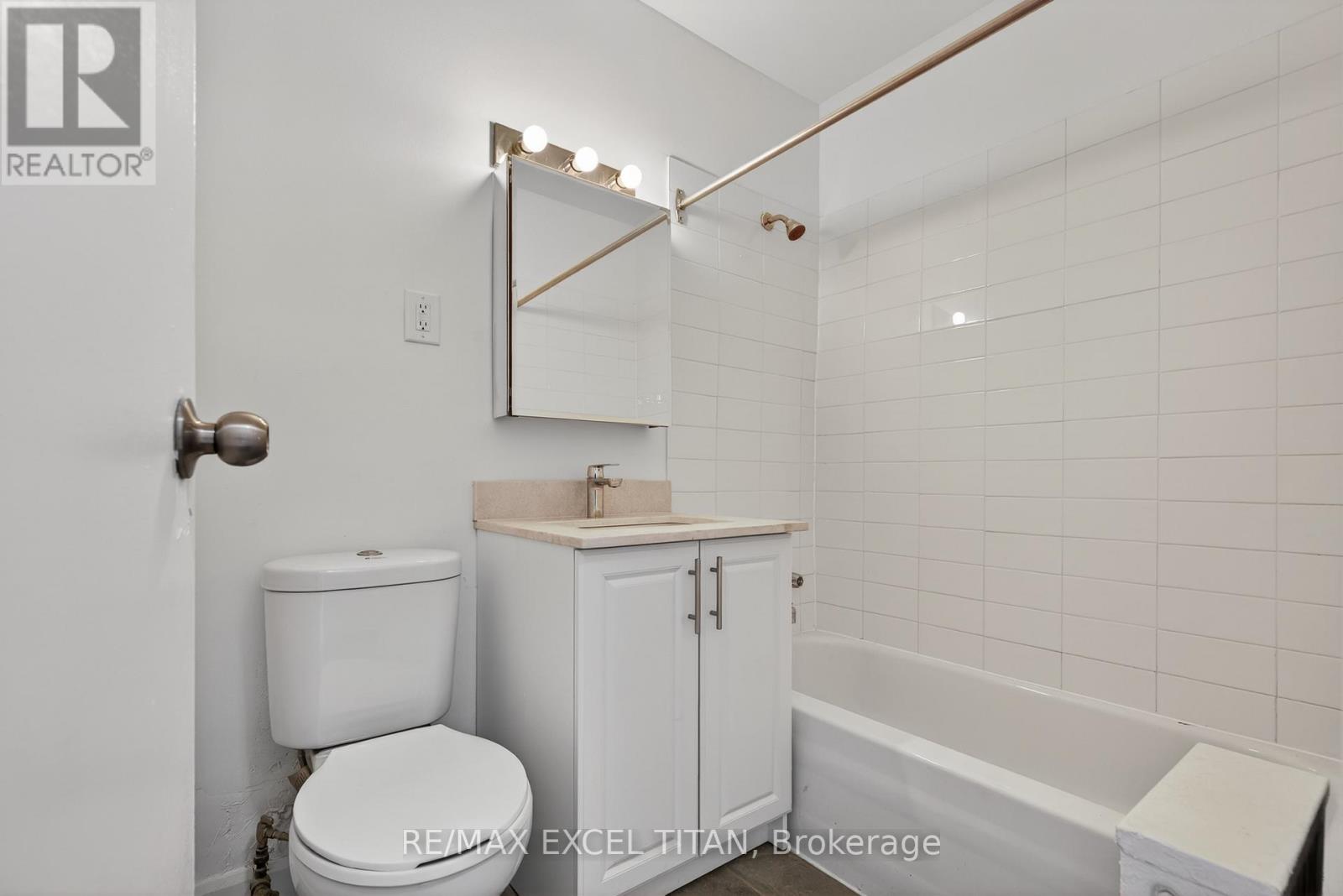 302 - 2515 Eglinton Avenue W, Toronto, Ontario  M6M 1T2 - Photo 22 - W13012708