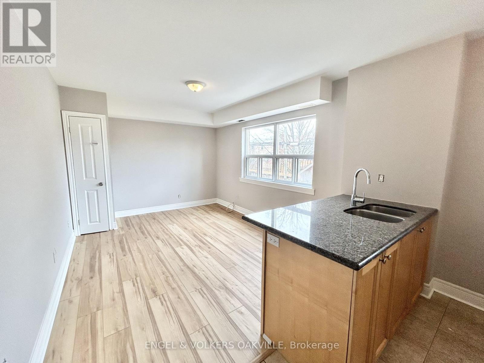208 - 11 Thirty Third Street, Toronto, Ontario  M8W 3G7 - Photo 3 - W13012722