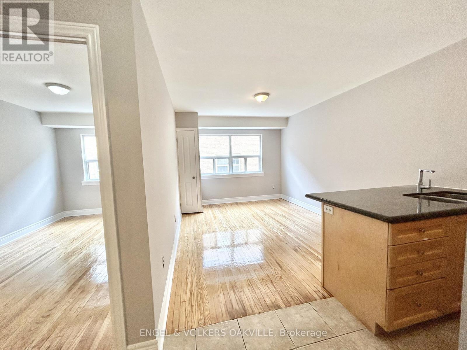 207 - 15 Thirty Third Street, Toronto, Ontario  M8W 3G7 - Photo 2 - W13012724