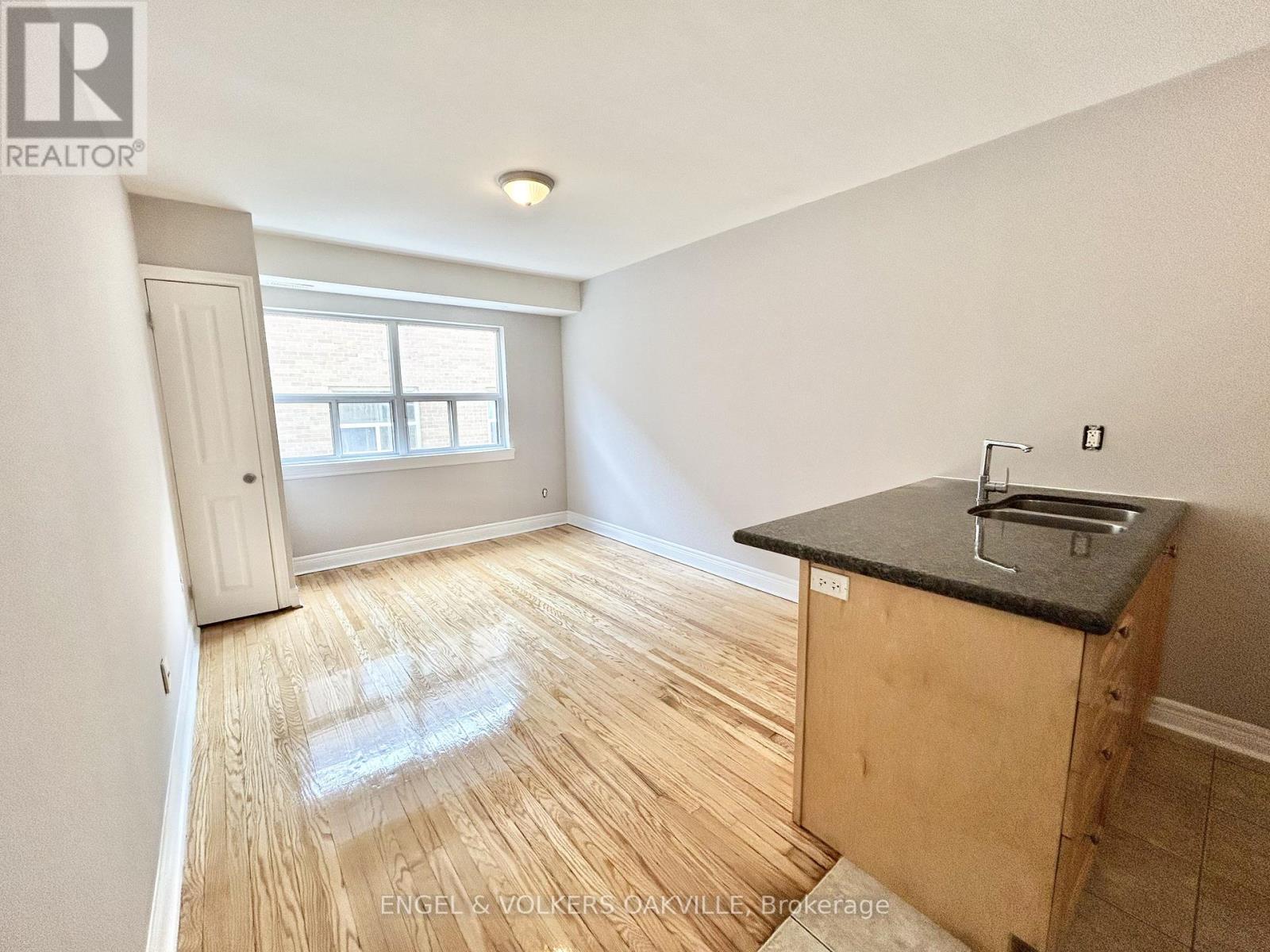 207 - 15 Thirty Third Street, Toronto, Ontario  M8W 3G7 - Photo 3 - W13012724