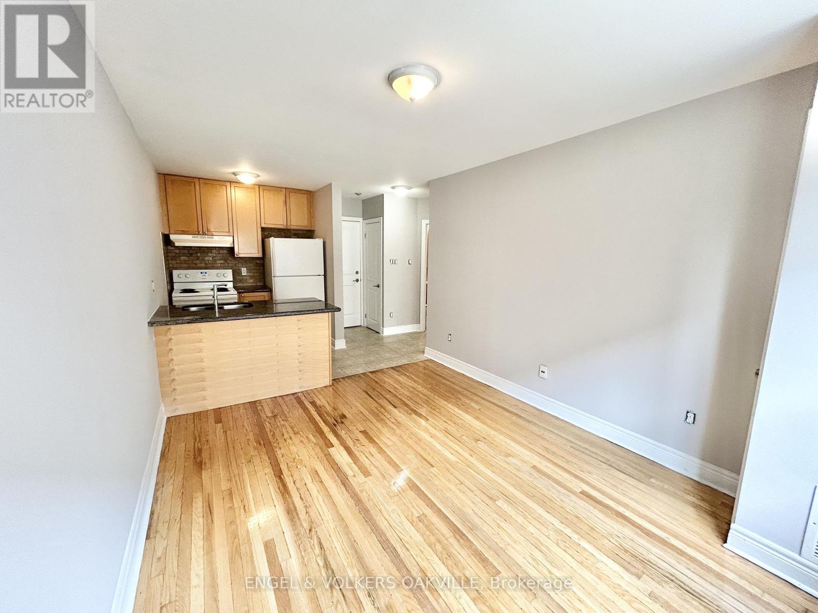 207 - 15 Thirty Third Street, Toronto, Ontario  M8W 3G7 - Photo 4 - W13012724