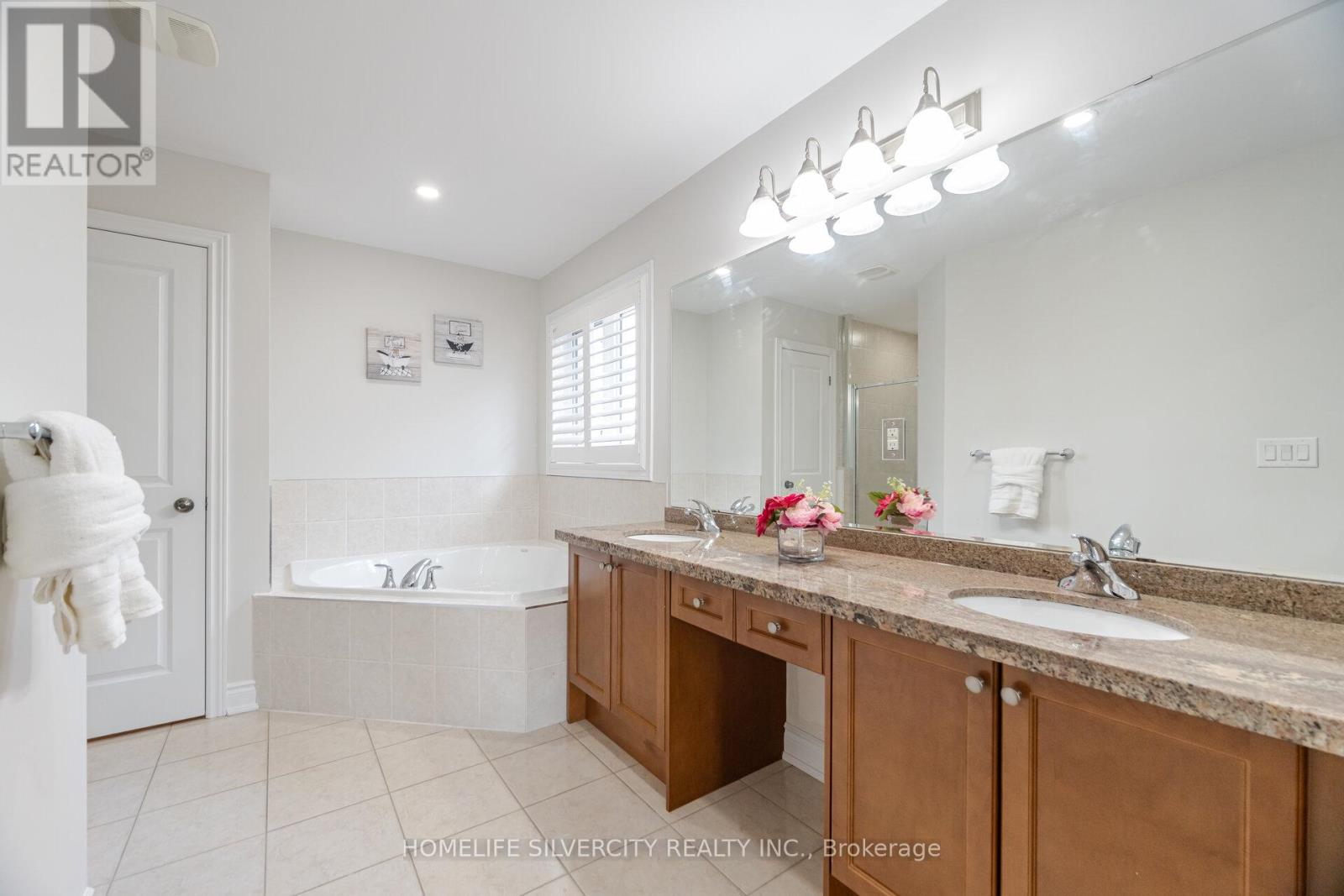 80 Scotchmere Crescent, Brampton, Ontario  L6P 3A6 - Photo 23 - W13012768