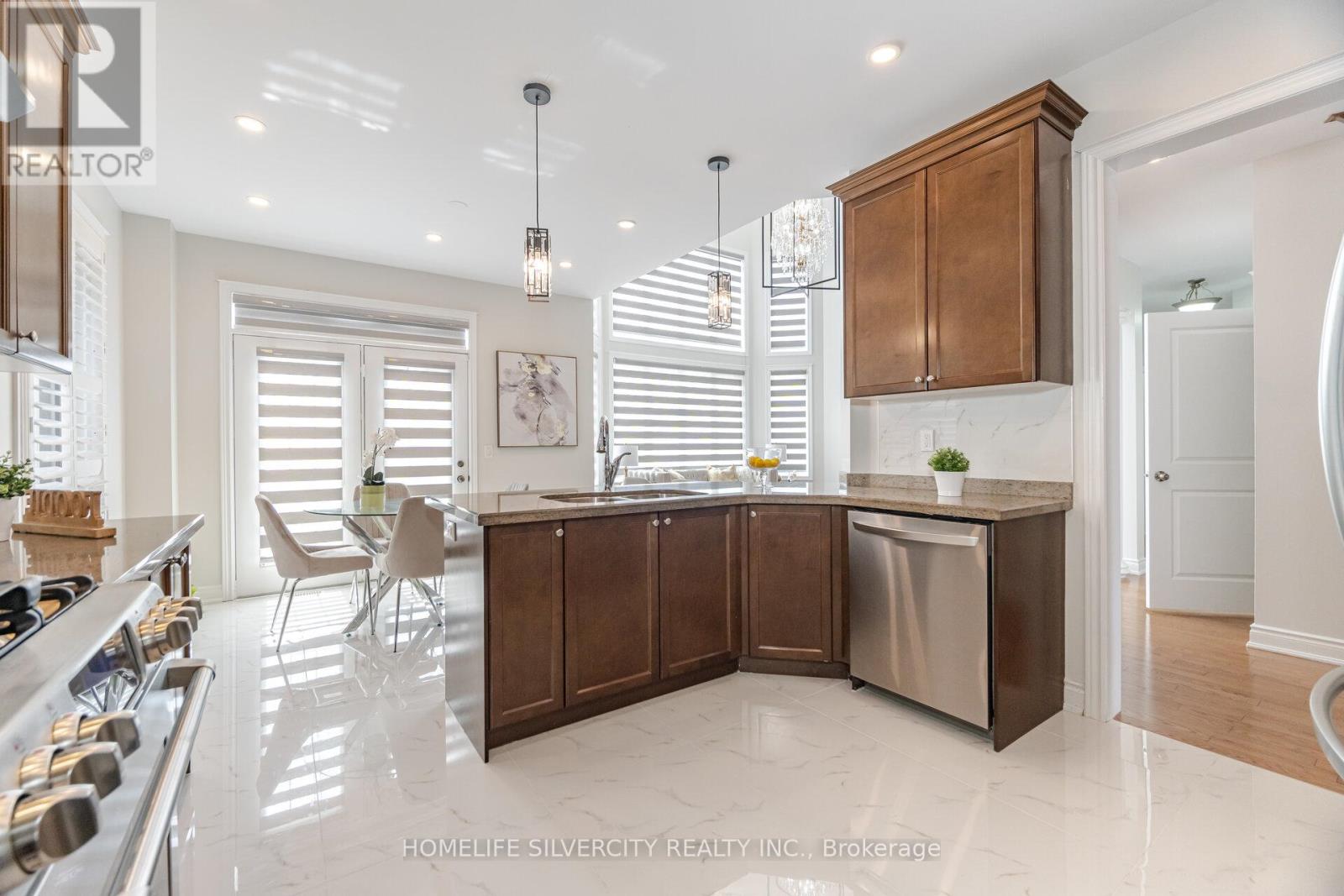 80 Scotchmere Crescent, Brampton, Ontario  L6P 3A6 - Photo 8 - W13012768