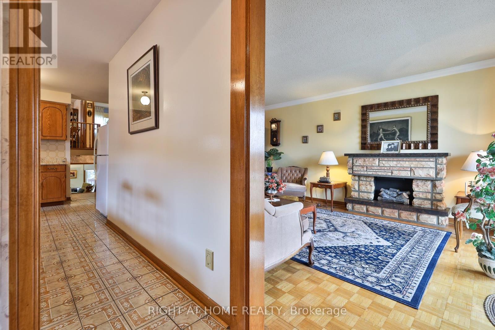 101 Benjamin Boake Trail, Toronto (York University Heights), Ontario  M3J 3C8 - Photo 3 - W13012798