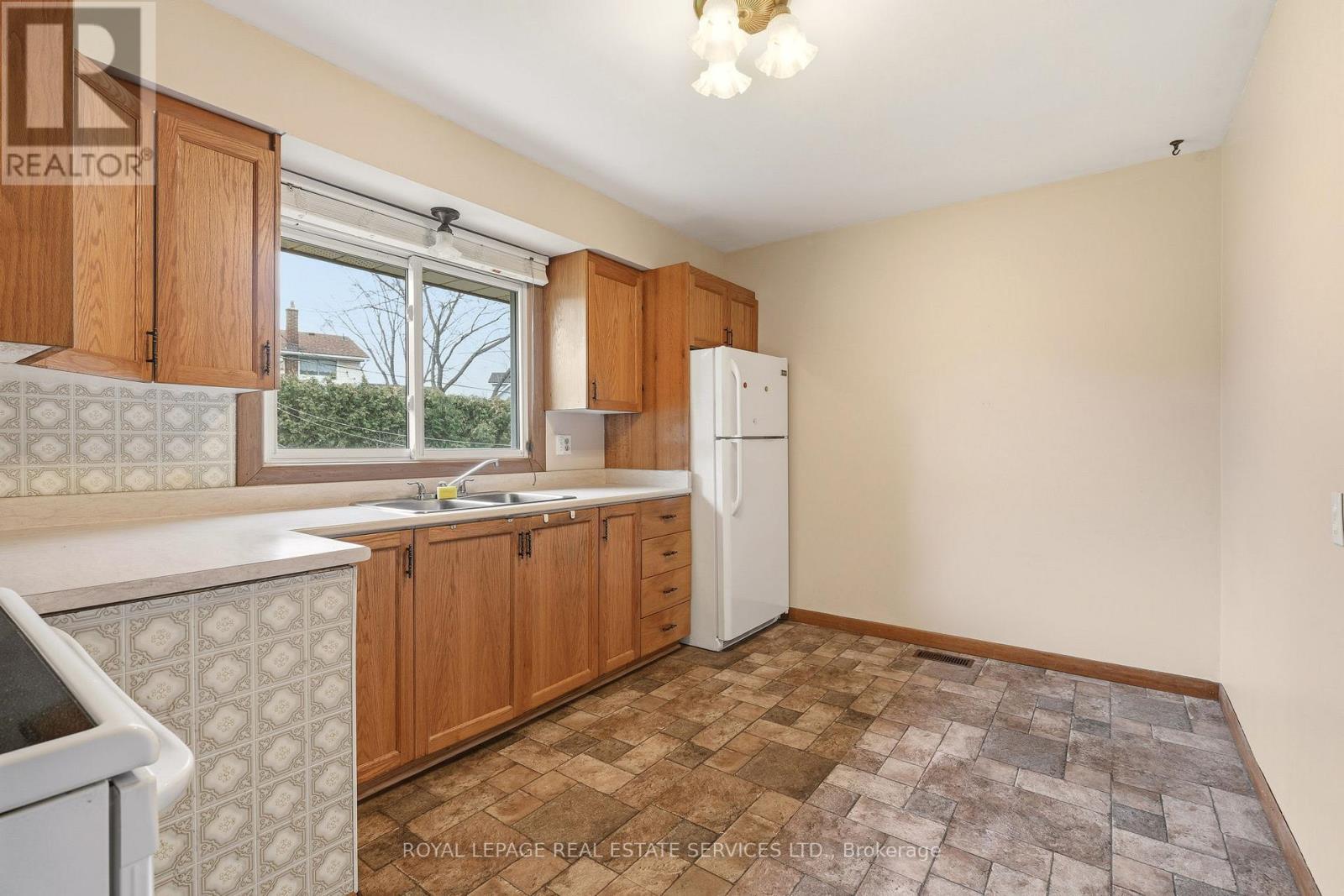 384 Appleby Line, Burlington, Ontario  L7L 2X8 - Photo 10 - W13012840