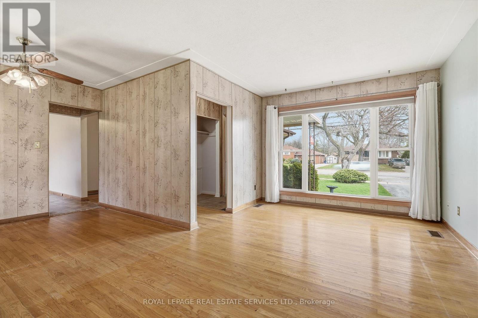 384 Appleby Line, Burlington, Ontario  L7L 2X8 - Photo 8 - W13012840