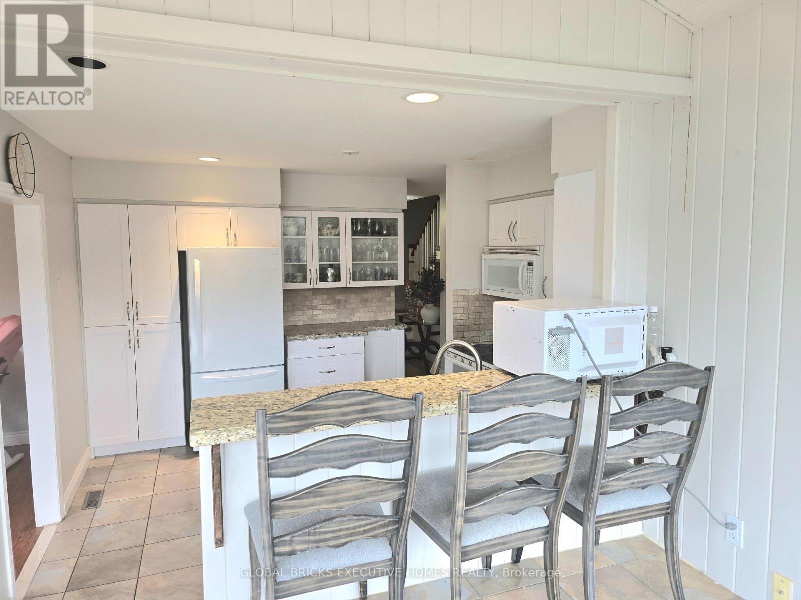 47 Parkview Place, Brampton, Ontario  L6W 2G2 - Photo 18 - W13012910