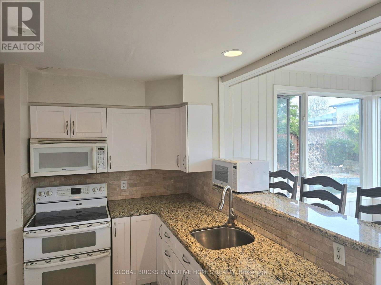 47 Parkview Place, Brampton, Ontario  L6W 2G2 - Photo 19 - W13012910