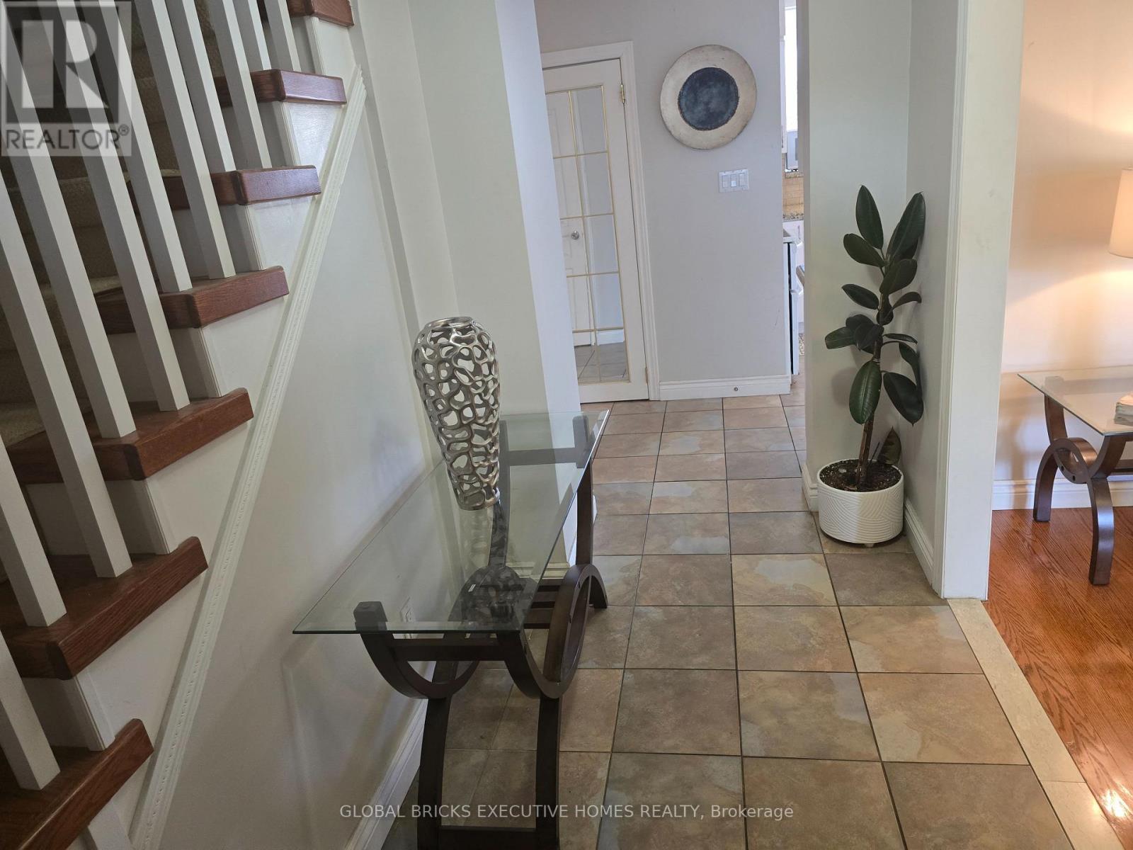 47 Parkview Place, Brampton, Ontario  L6W 2G2 - Photo 24 - W13012910