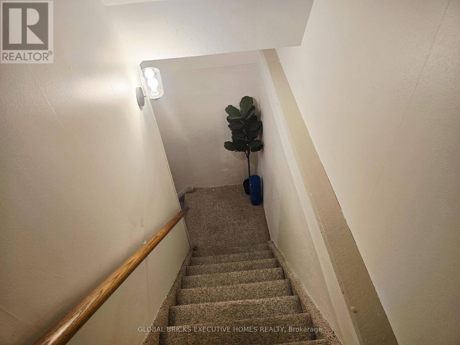 47 Parkview Place, Brampton, Ontario  L6W 2G2 - Photo 27 - W13012910