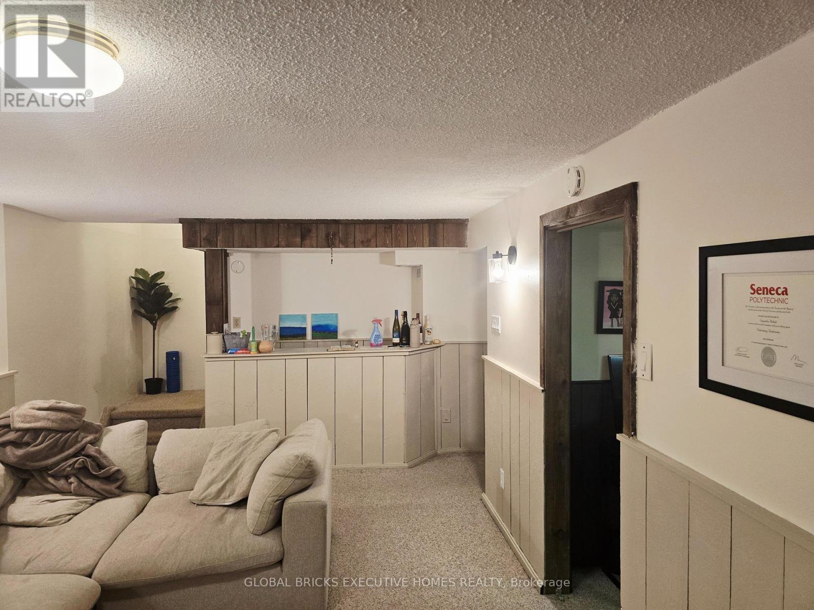 47 Parkview Place, Brampton, Ontario  L6W 2G2 - Photo 28 - W13012910