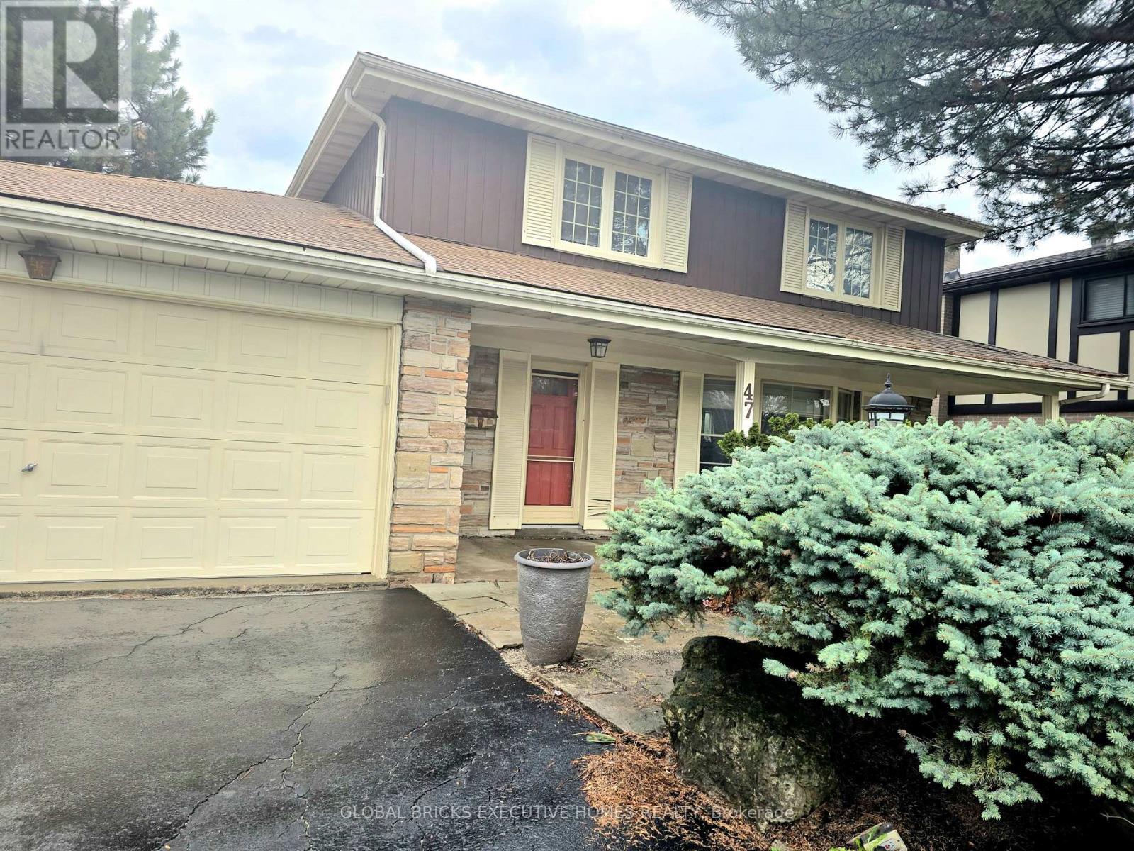 47 Parkview Place, Brampton, Ontario  L6W 2G2 - Photo 3 - W13012910