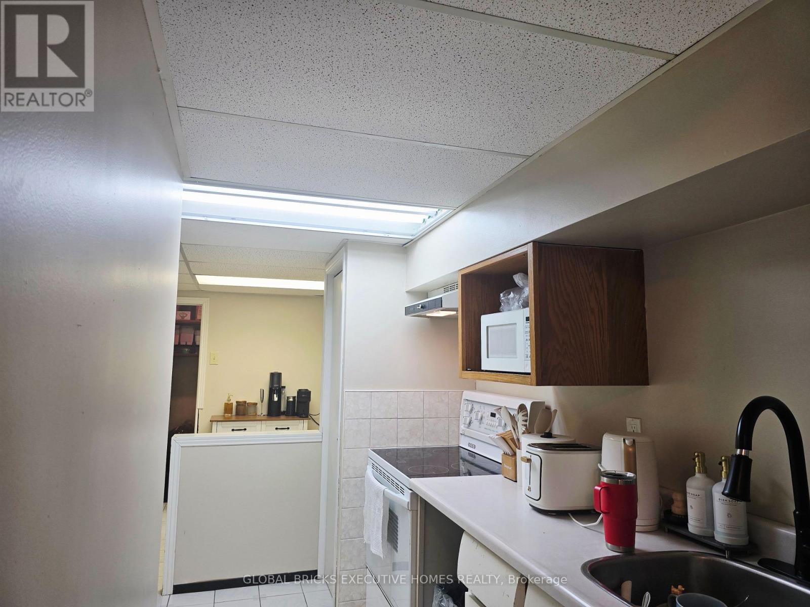 47 Parkview Place, Brampton, Ontario  L6W 2G2 - Photo 34 - W13012910