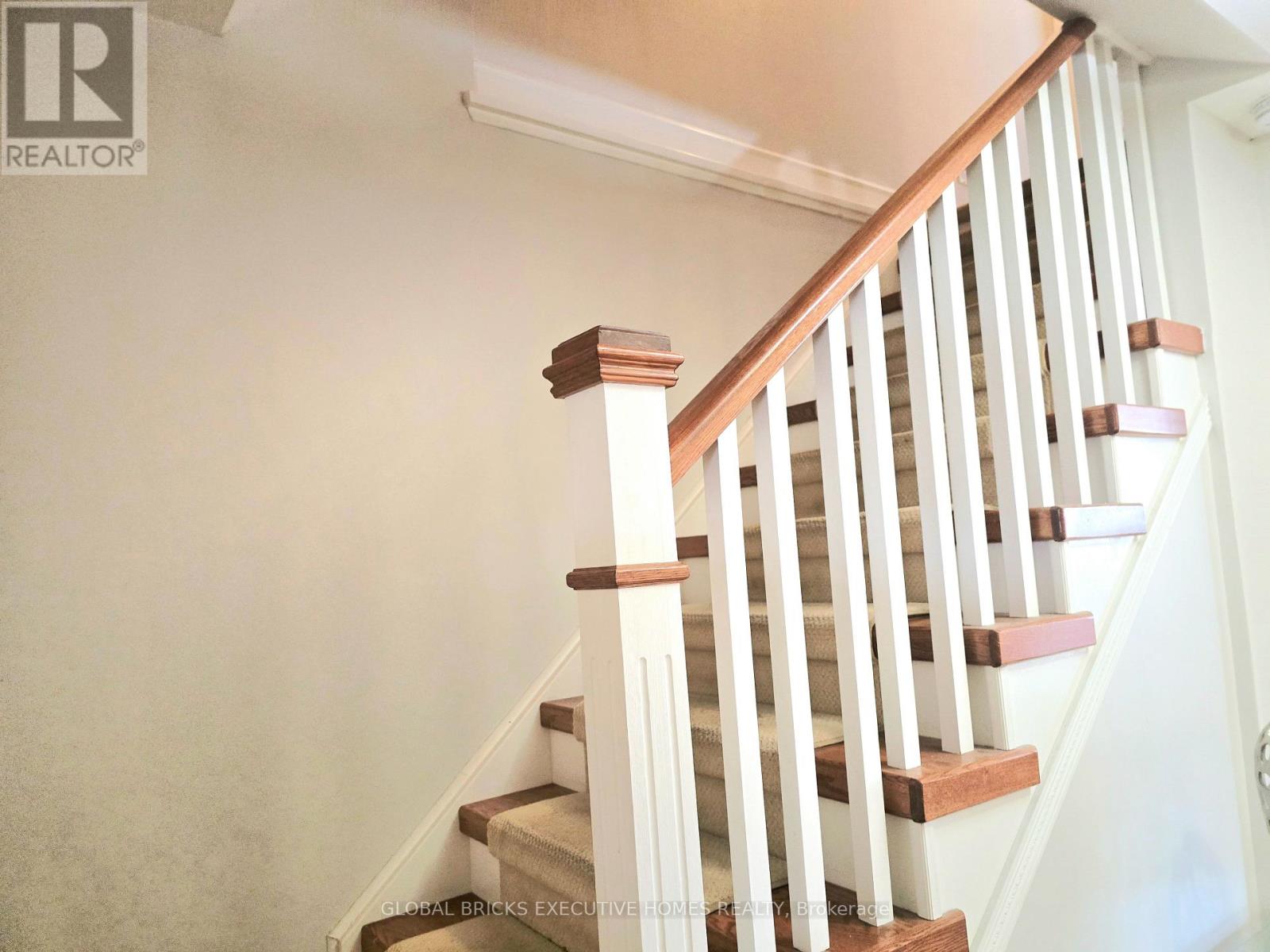 47 Parkview Place, Brampton, Ontario  L6W 2G2 - Photo 38 - W13012910