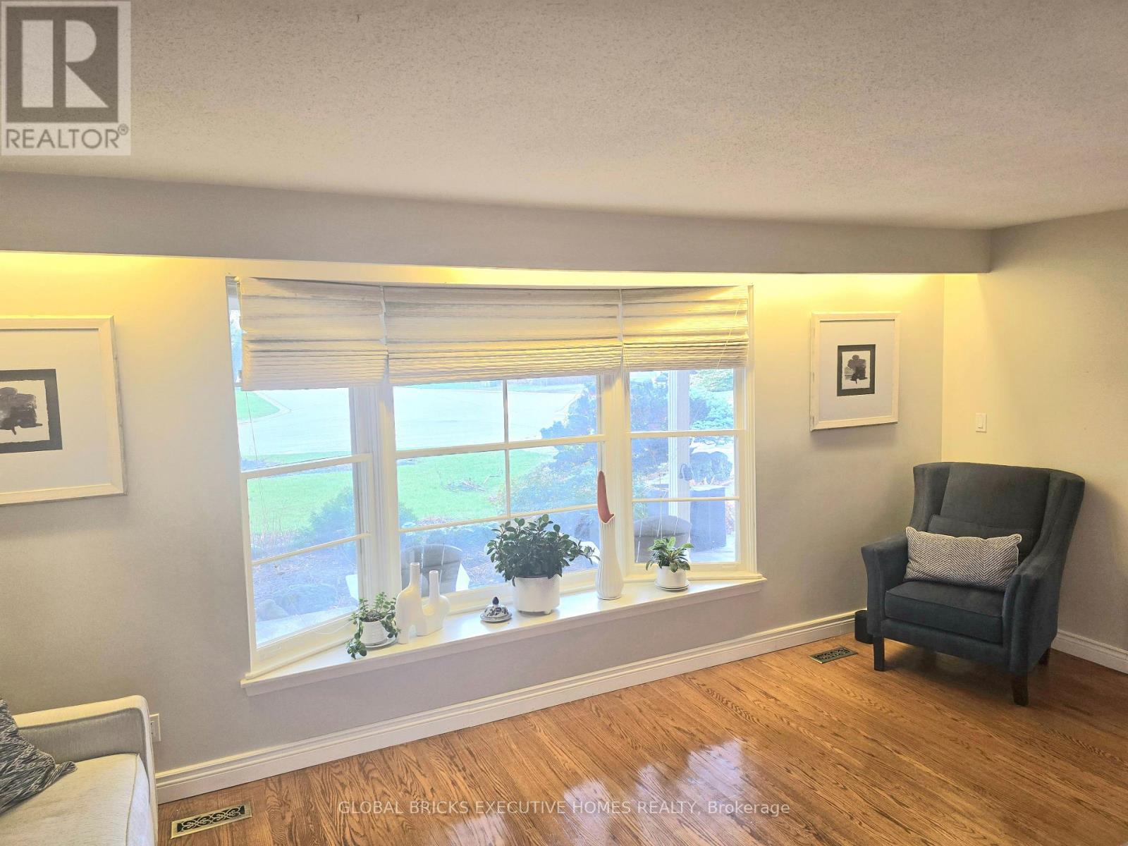 47 Parkview Place, Brampton, Ontario  L6W 2G2 - Photo 6 - W13012910