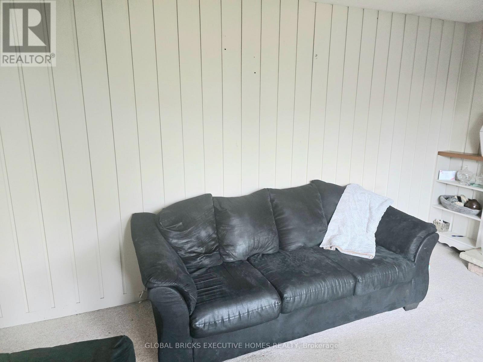 47 Parkview Place, Brampton, Ontario  L6W 2G2 - Photo 8 - W13012910