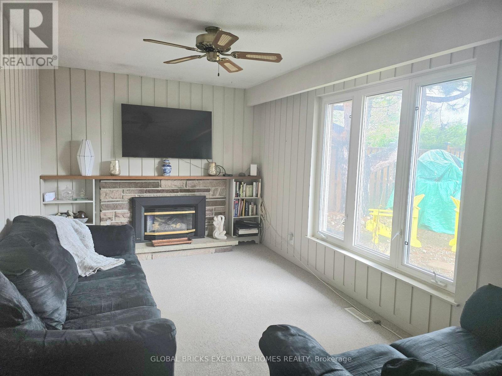 47 Parkview Place, Brampton, Ontario  L6W 2G2 - Photo 9 - W13012910