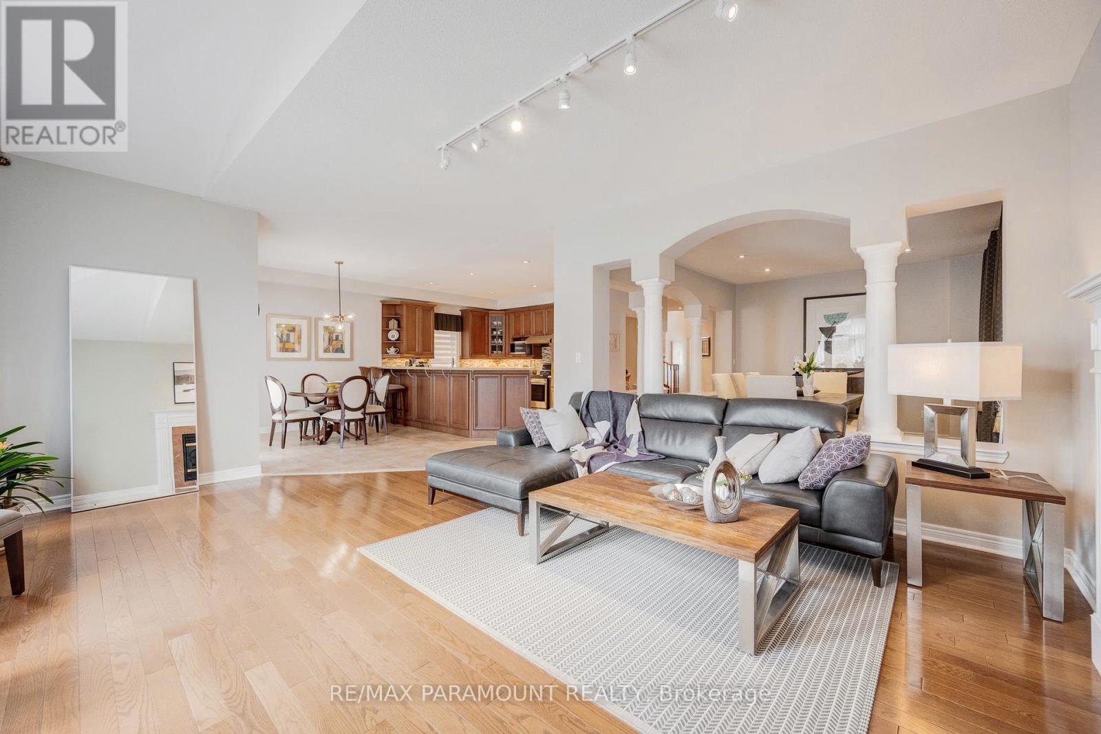 1122 Lamplight Way, Mississauga, Ontario  L5W 1J4 - Photo 16 - W13012920