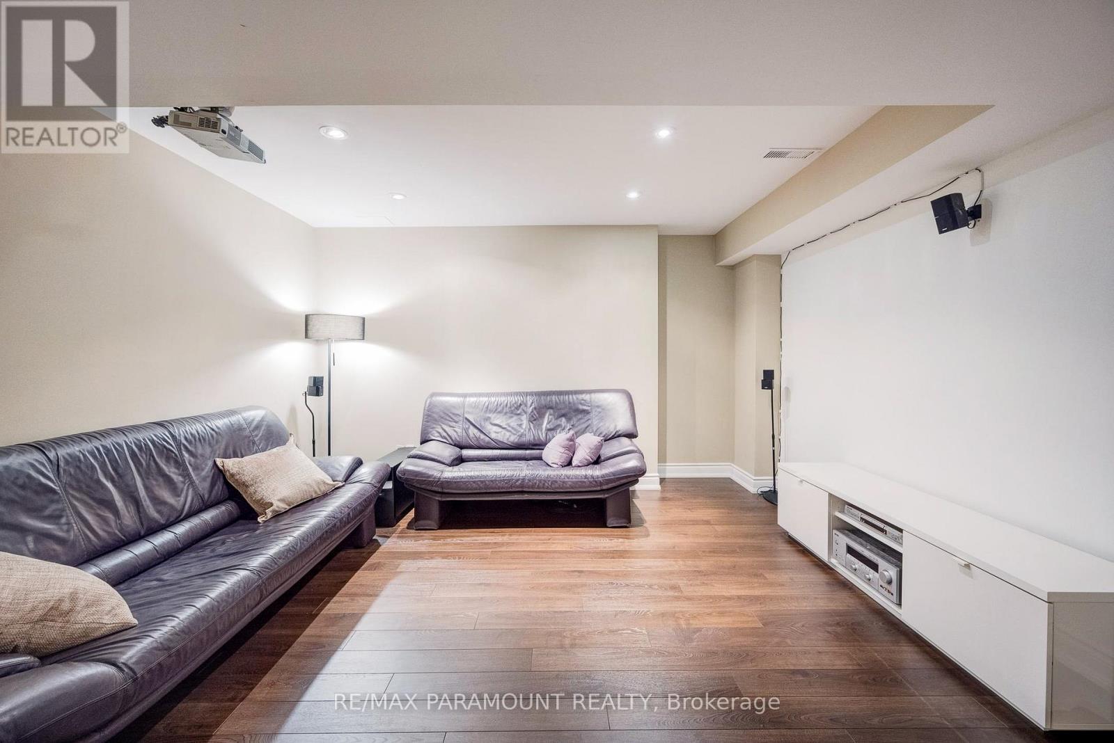 1122 Lamplight Way, Mississauga, Ontario  L5W 1J4 - Photo 33 - W13012920