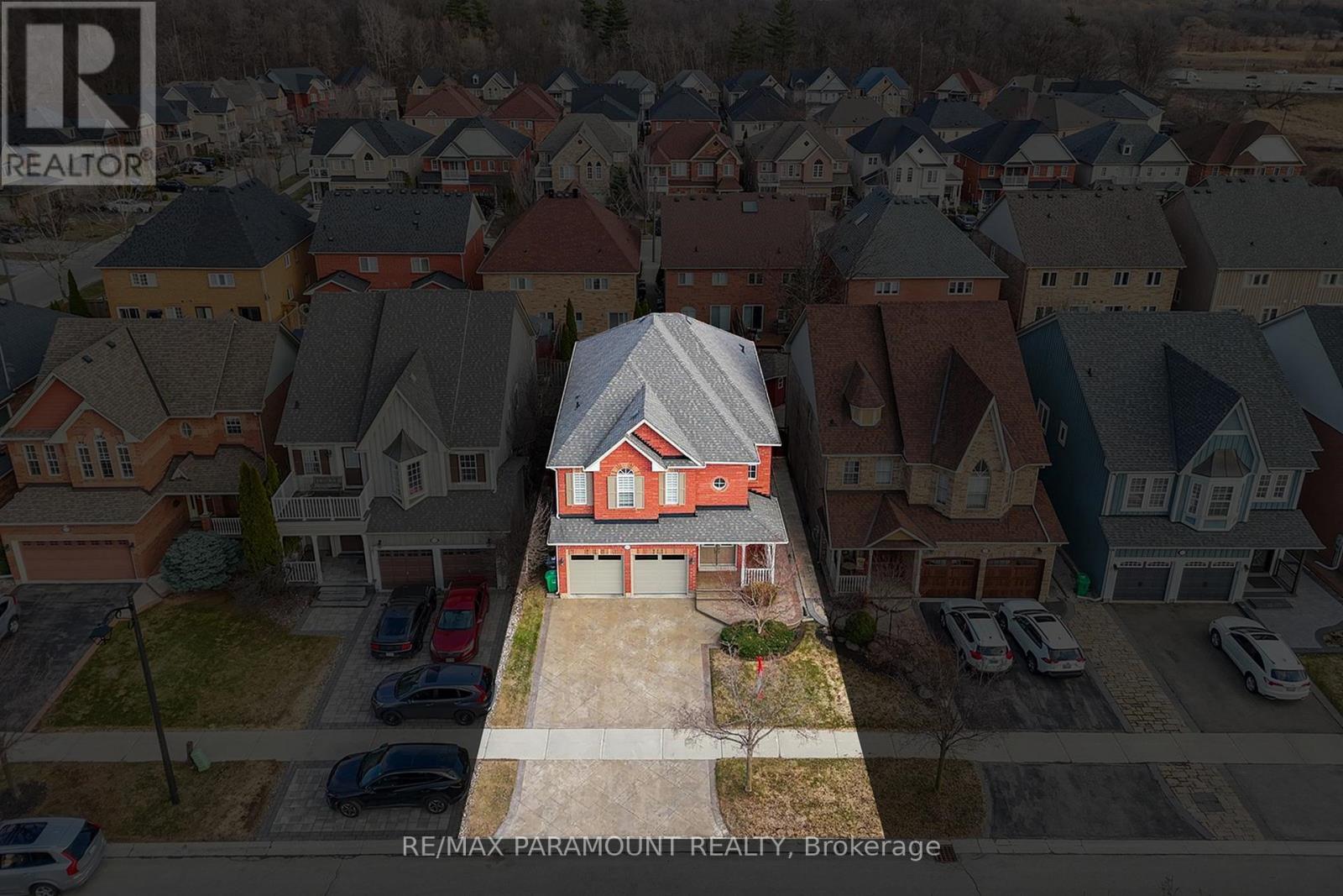 1122 Lamplight Way, Mississauga, Ontario  L5W 1J4 - Photo 4 - W13012920