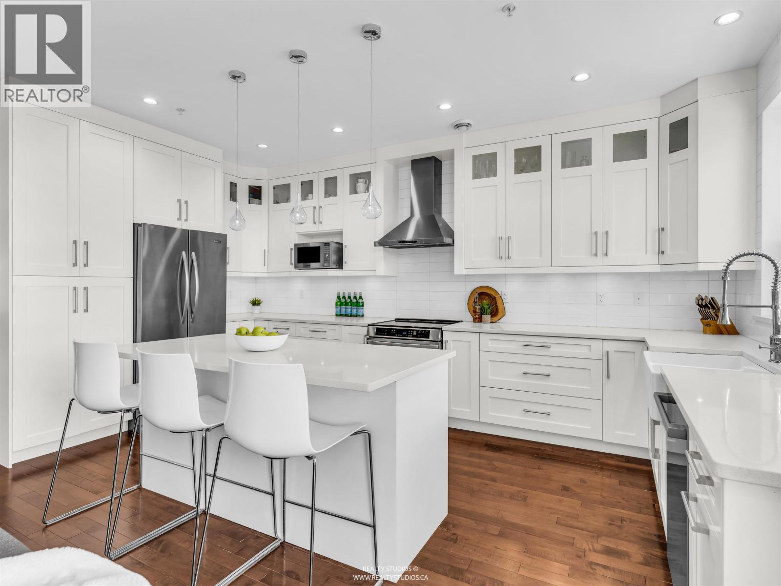 66 E 57th Avenue, Vancouver, British Columbia  V5X 1S4 - Photo 11 - R3112491