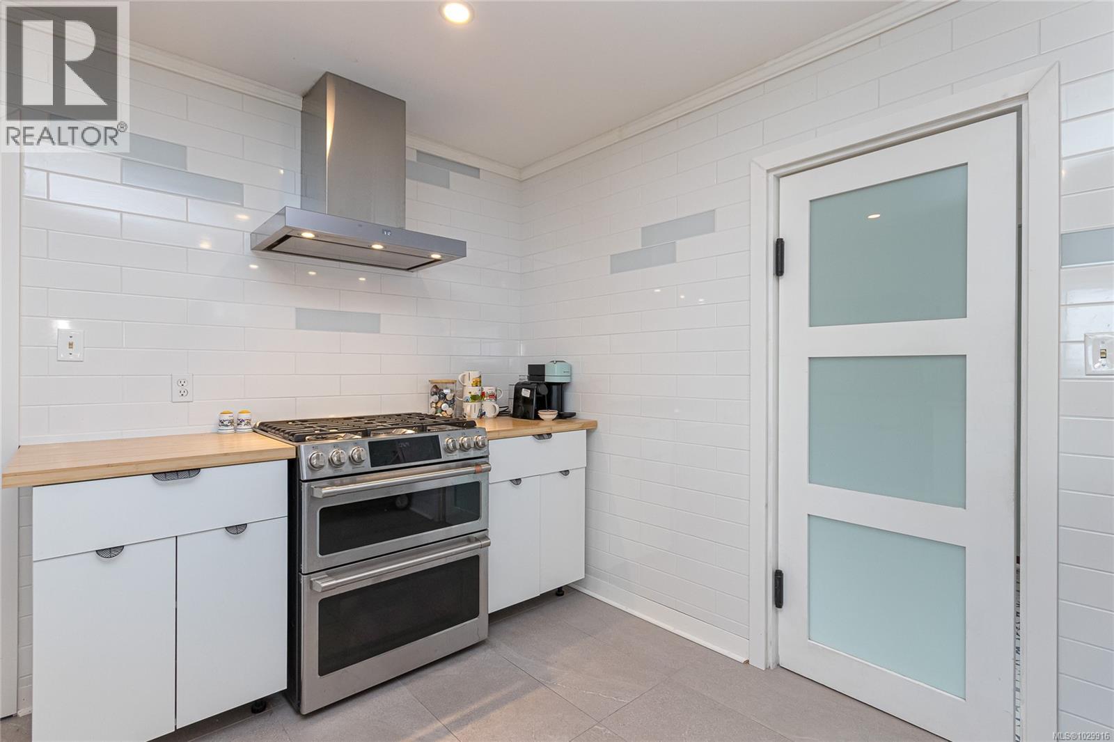 9760 Glynnwood Park Rd, North Saanich, British Columbia  V8L 5H4 - Photo 19 - 1029916