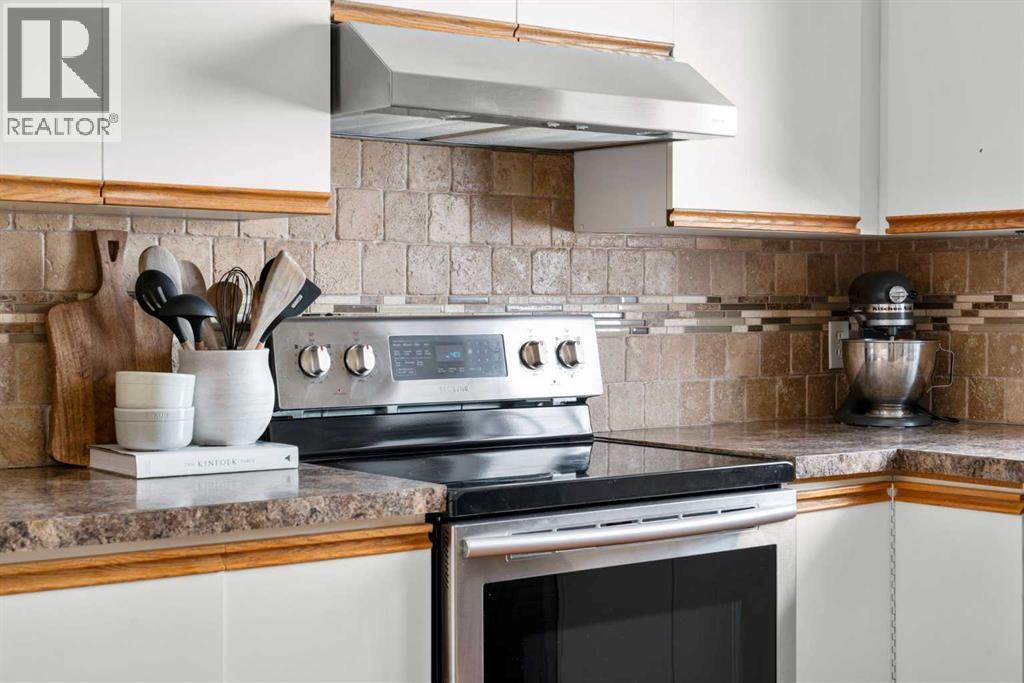 78 Hidden Spring Green Nw, Calgary, Alberta  T3A 5N1 - Photo 3 - A2299540